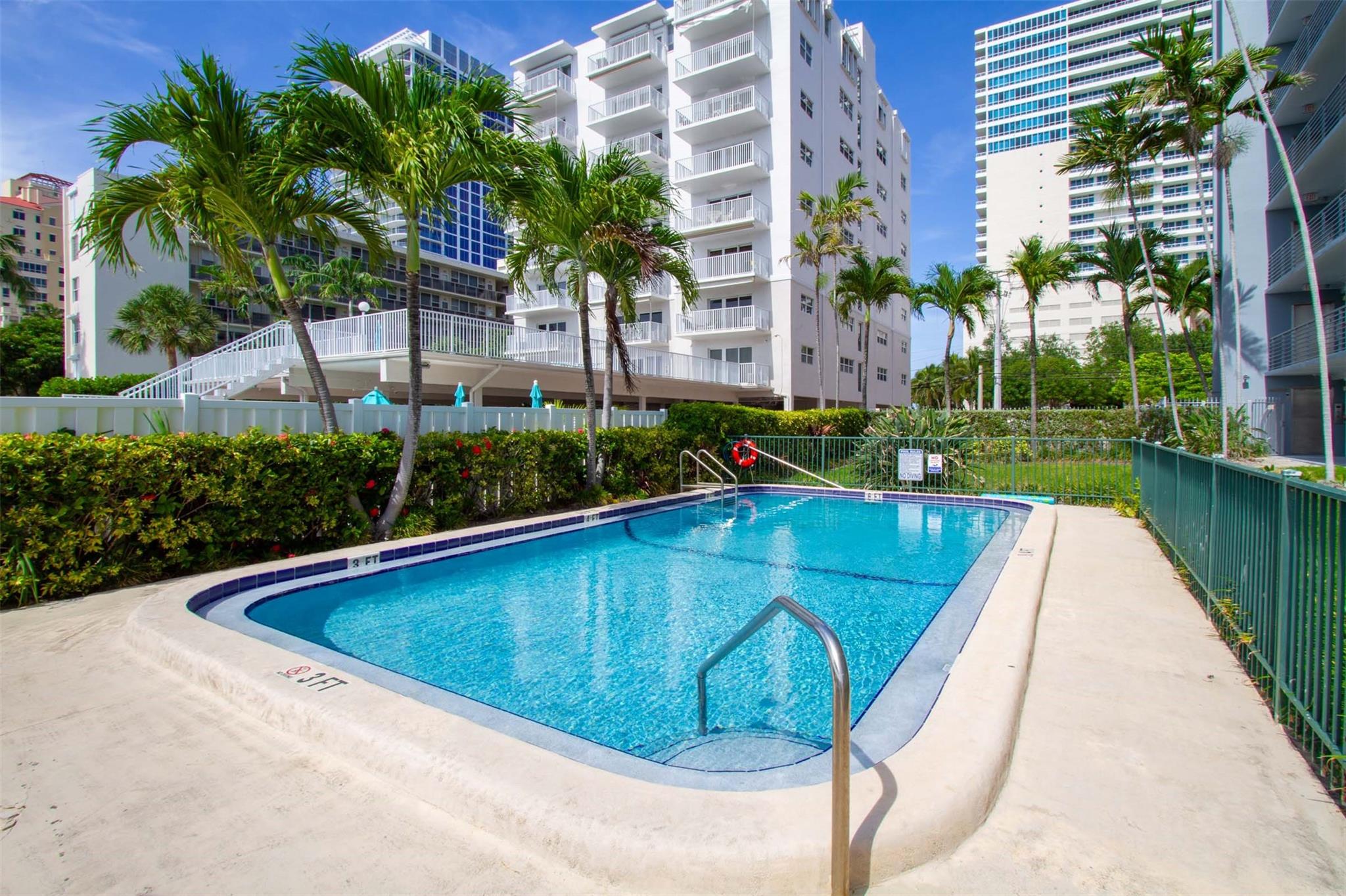 9 N Birch Rd 403