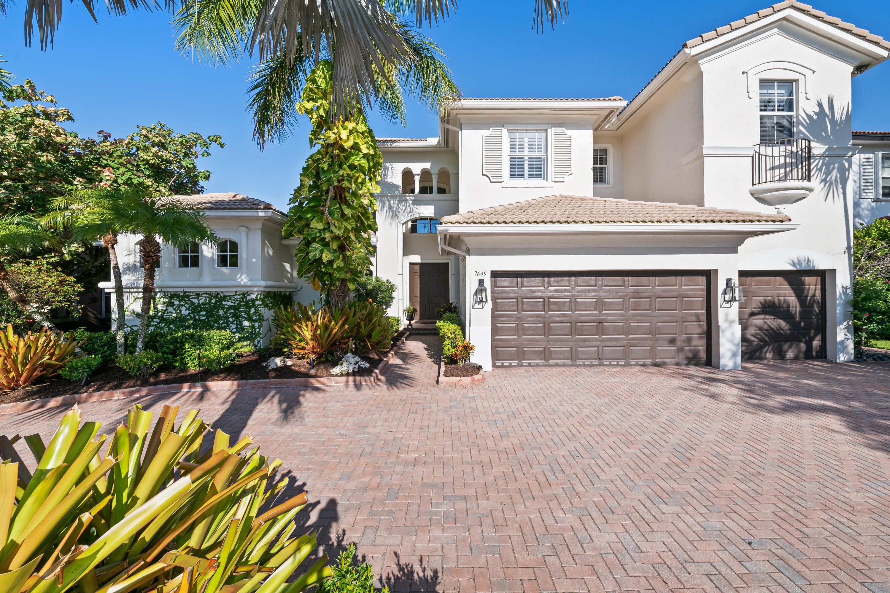 7649 NW 117TH Lane, Parkland, FL, 33076/$1,649,900 1 7649 NW 117TH Lane