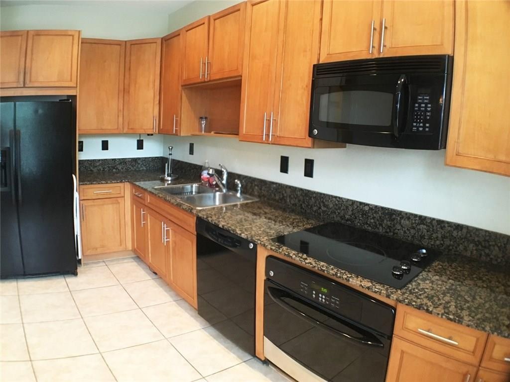 JULIA GARDENS - Residential