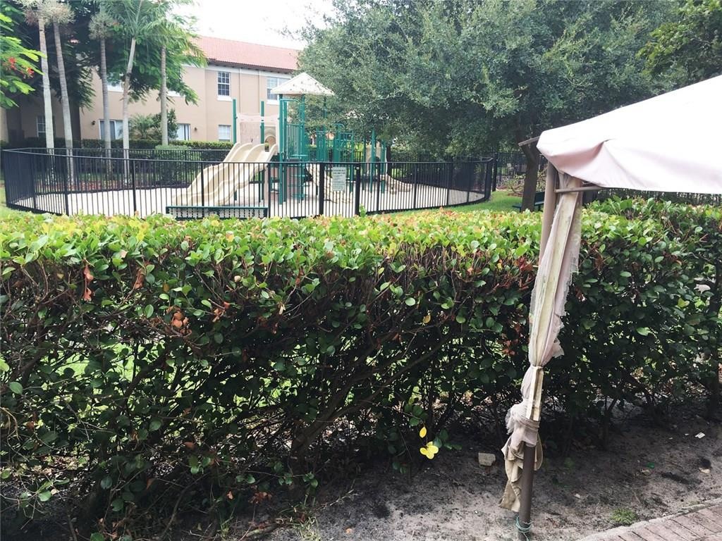 JULIA GARDENS - Residential