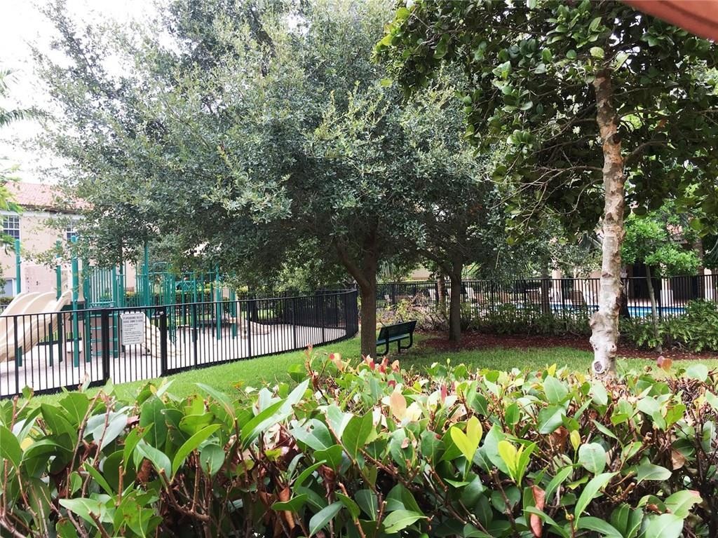 JULIA GARDENS - Residential