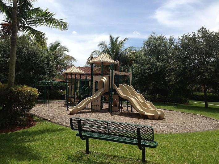 JULIA GARDENS - Residential