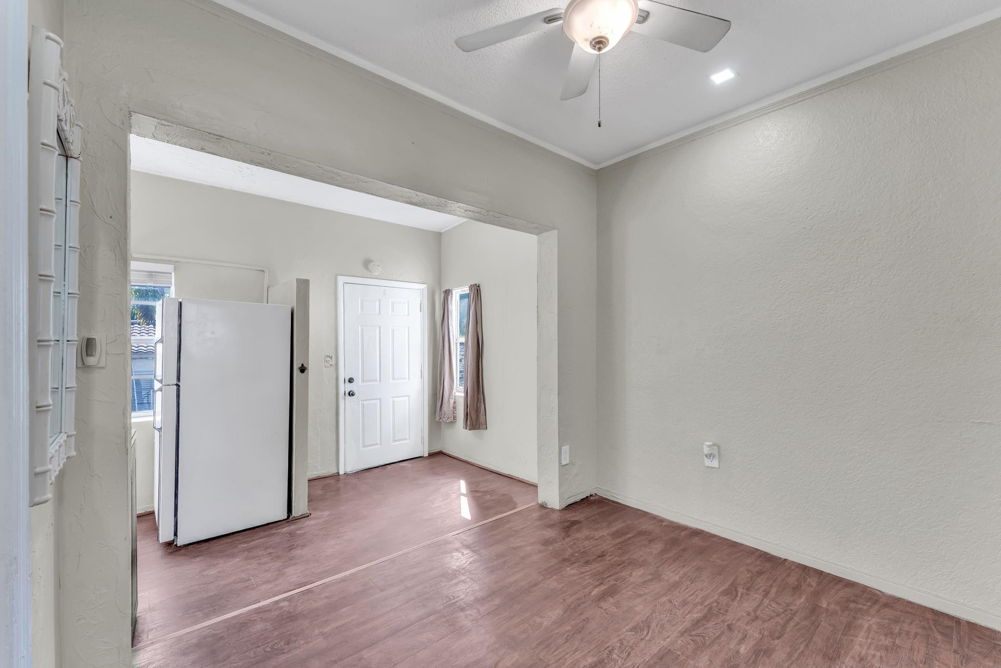 Hollywood 1-21 B - Residential Lease