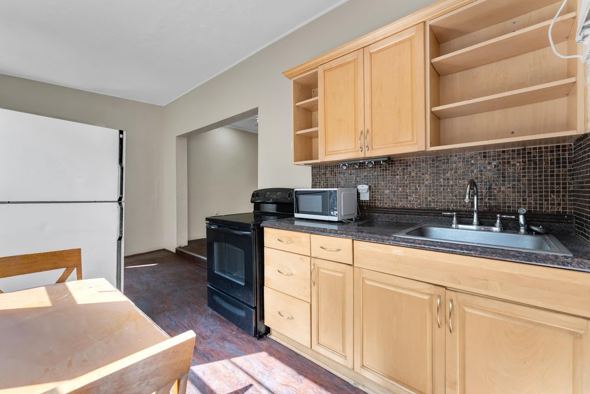 Hollywood 1-21 B - Residential Lease