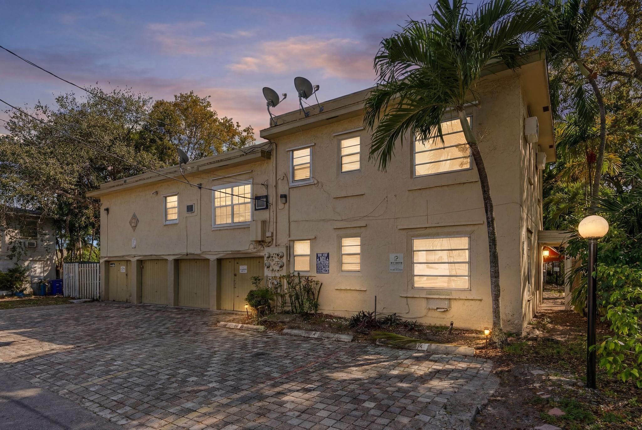 Hollywood 1-21 B - Residential Lease