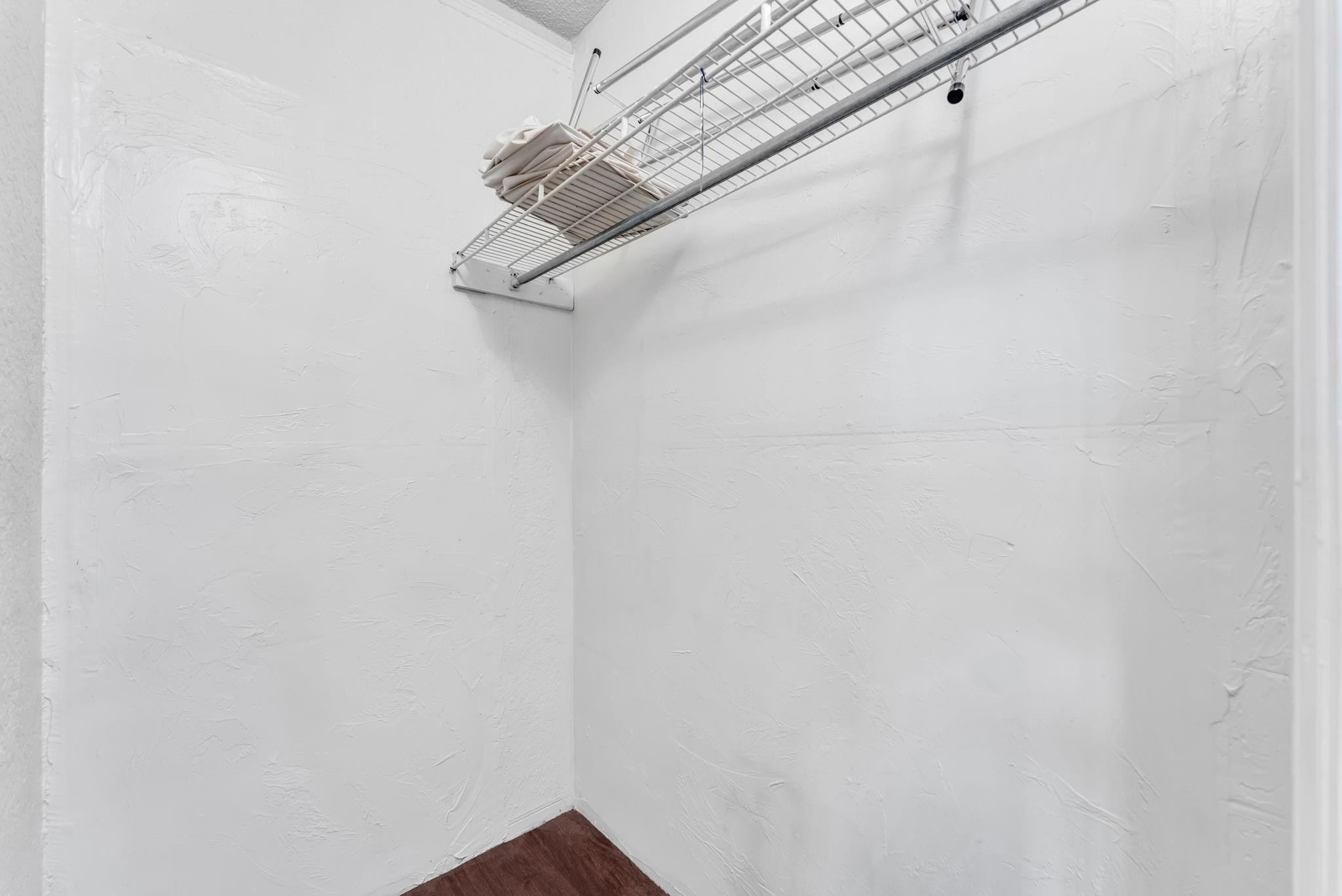 Hollywood 1-21 B - Residential Lease