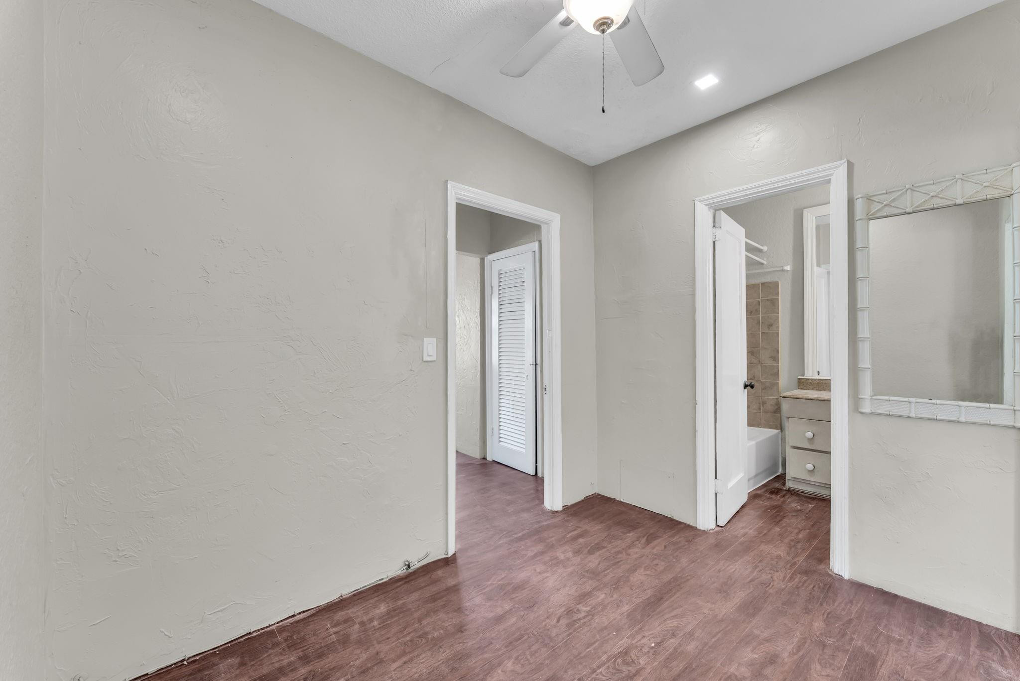 Hollywood 1-21 B - Residential Lease