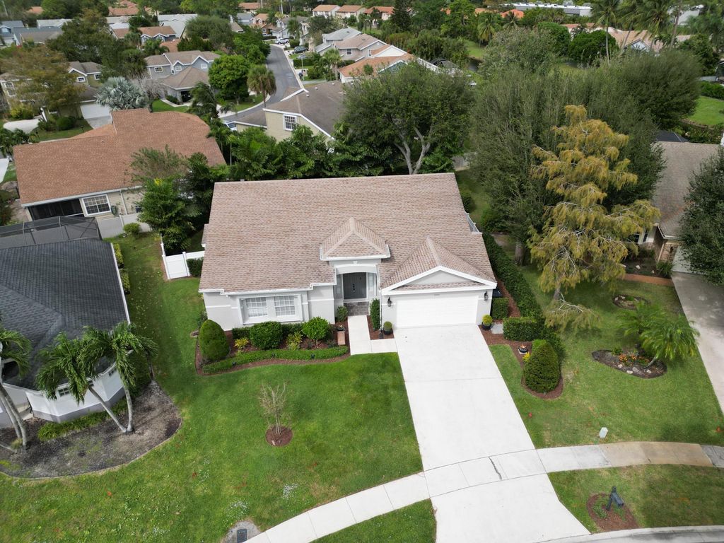Photo of 1000 Lake Breeze Drive, Wellington, FL 33414 (MLS # B26016771)