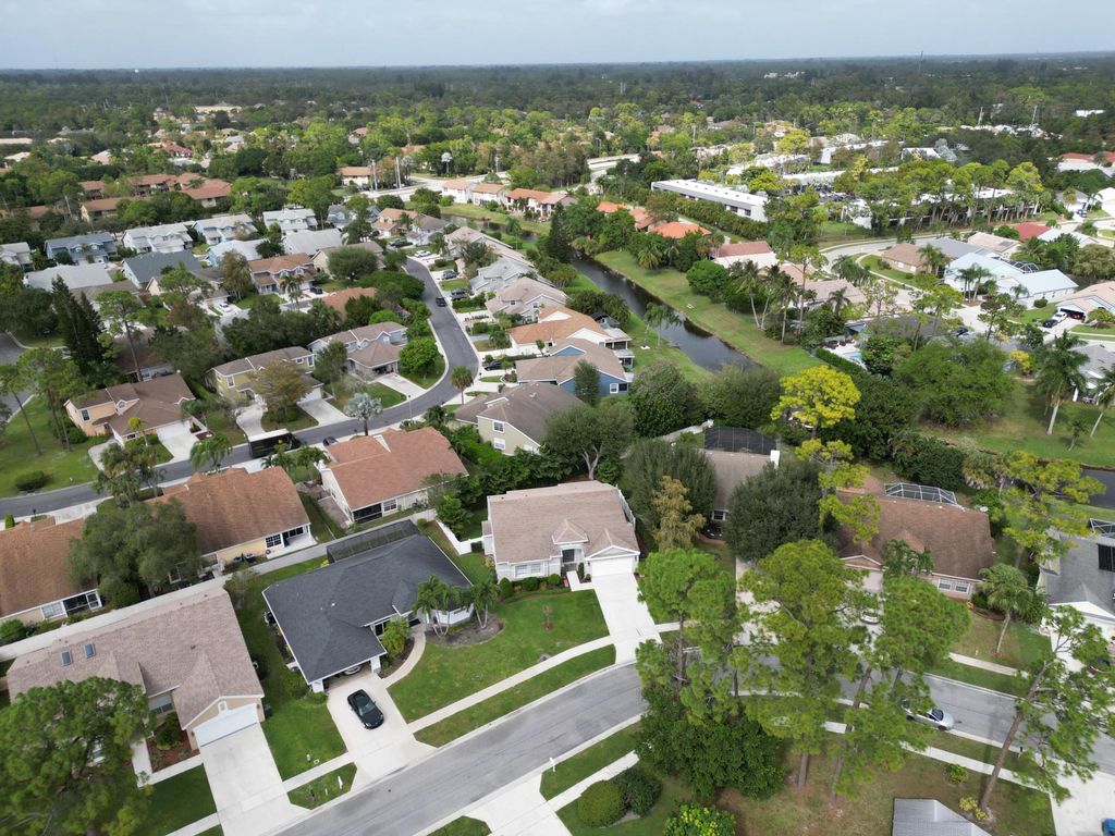 Photo of 1000 Lake Breeze Drive, Wellington, FL 33414 (MLS # B26016771)