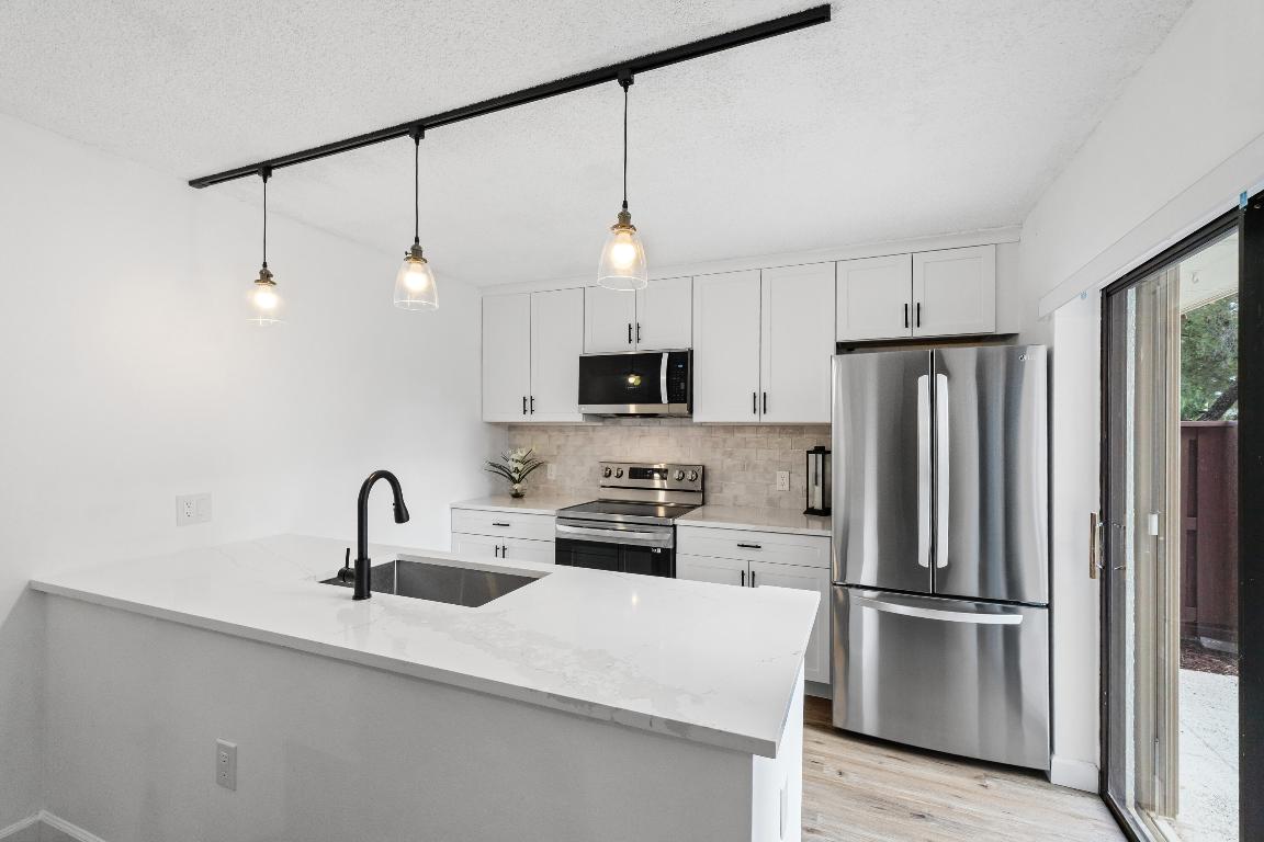 SUNSET TRACE AT MARTIN DOWNS (AKA MARTIN DOWNS PLA - Residential