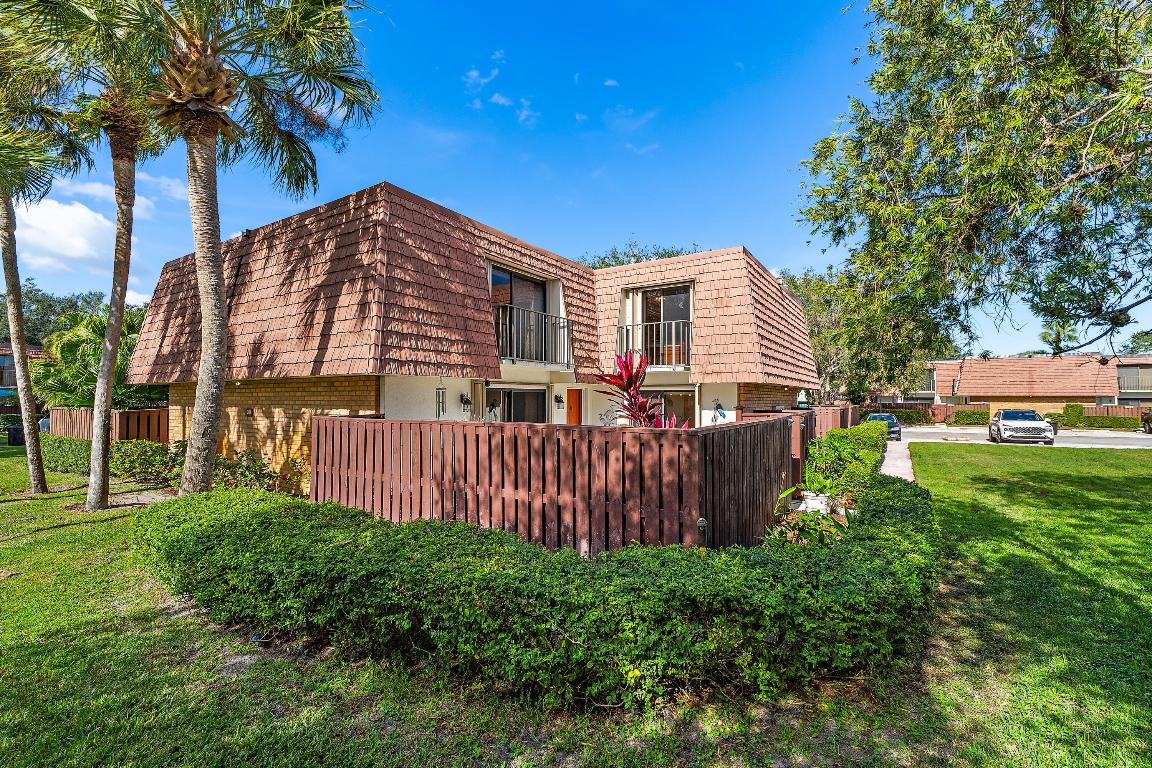 SUNSET TRACE AT MARTIN DOWNS (AKA MARTIN DOWNS PLA - Residential