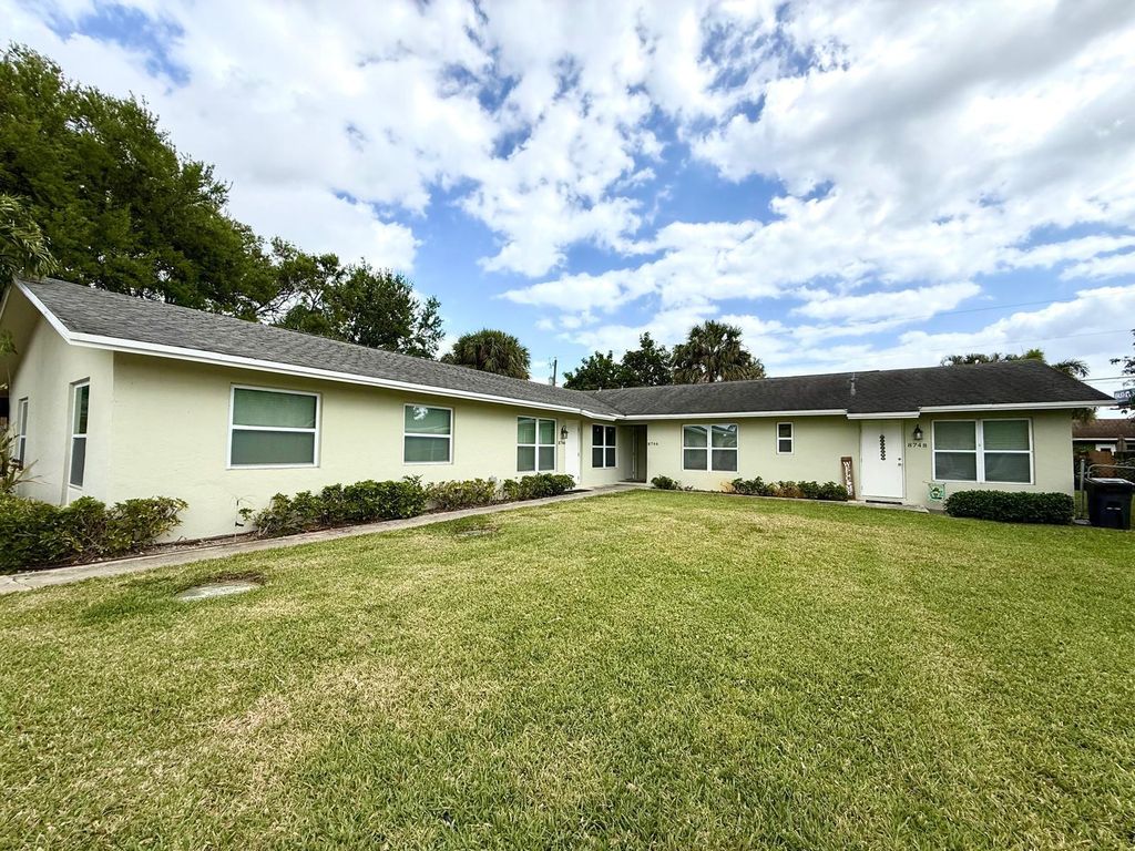 Photo of 8746 Sunset Drive, Palm Beach Gardens, FL 33410 (MLS # R11168609)