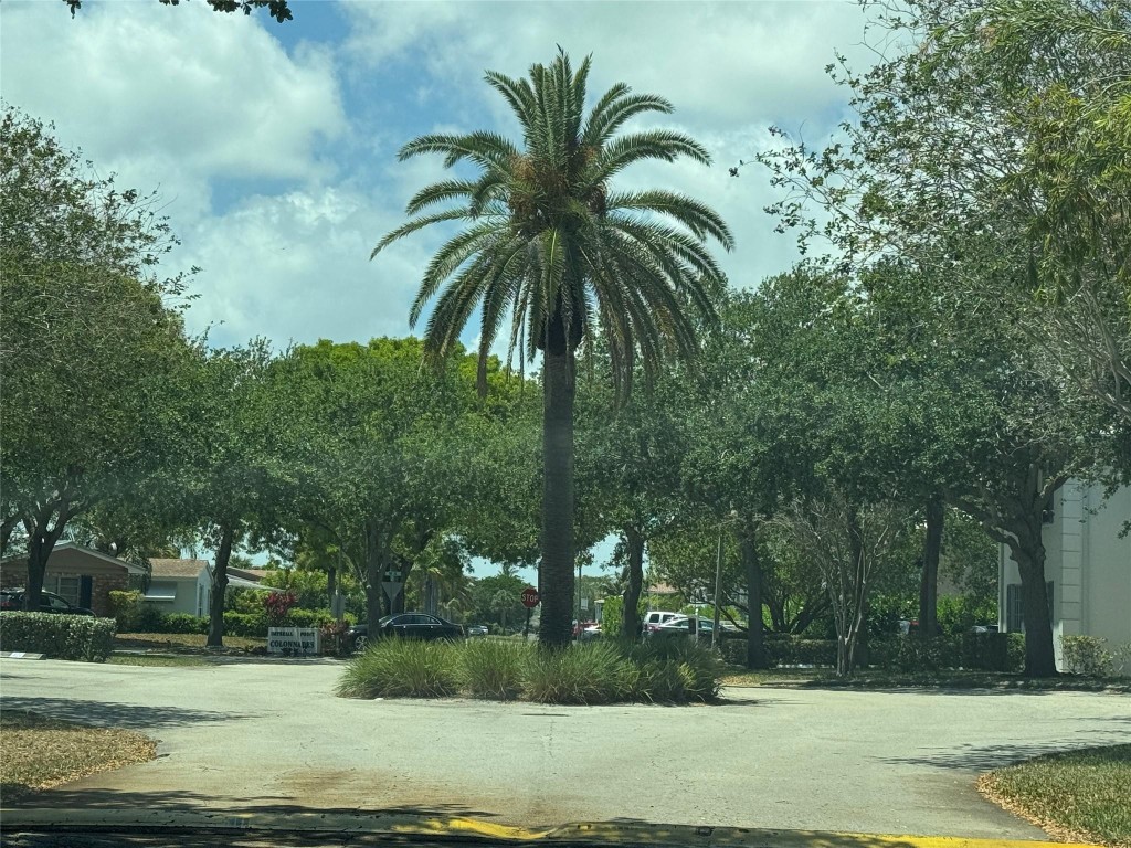 IMPERIAL POINT COLONNADES CONDO - Residential
