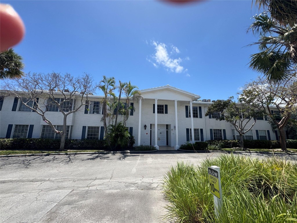 IMPERIAL POINT COLONNADES CONDO - Residential
