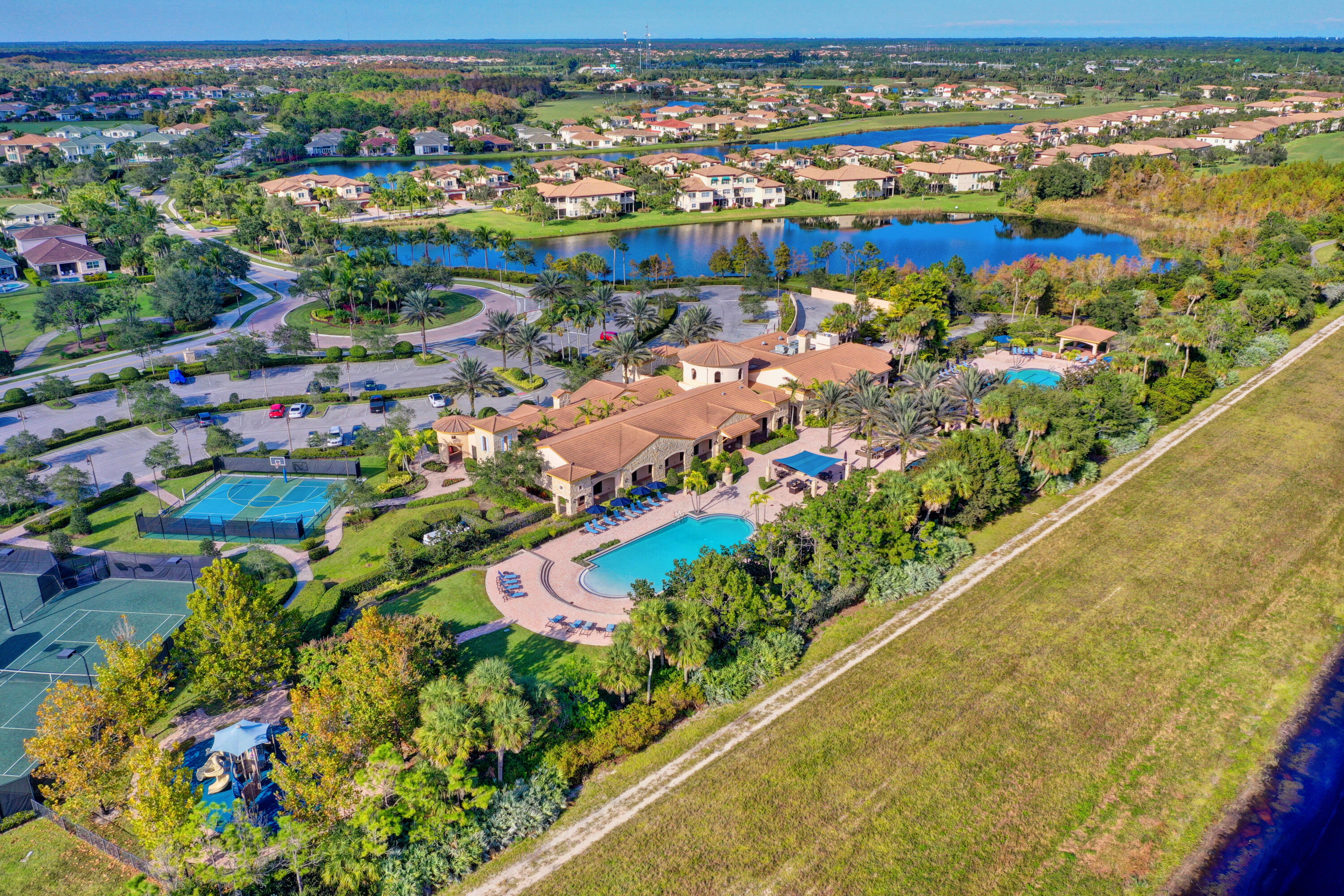 JUPITER COUNTRY CLUB - Residential