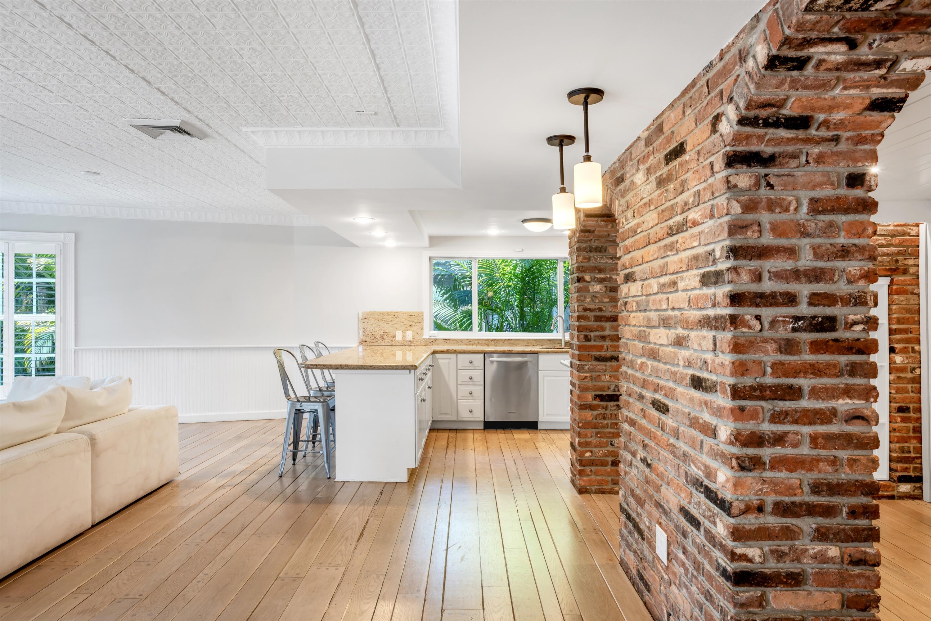CORAL ISLES - Residential