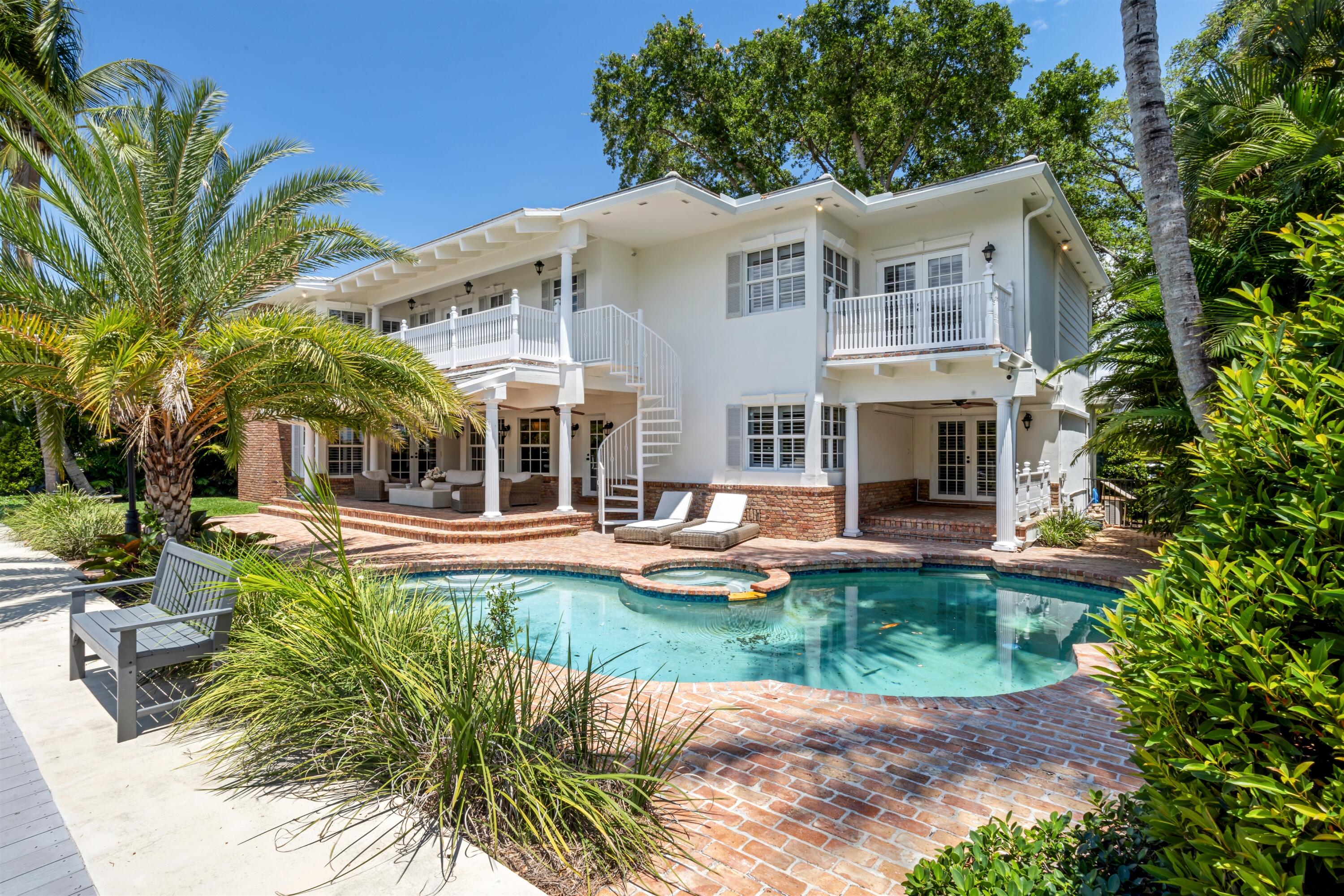609 Coral Way