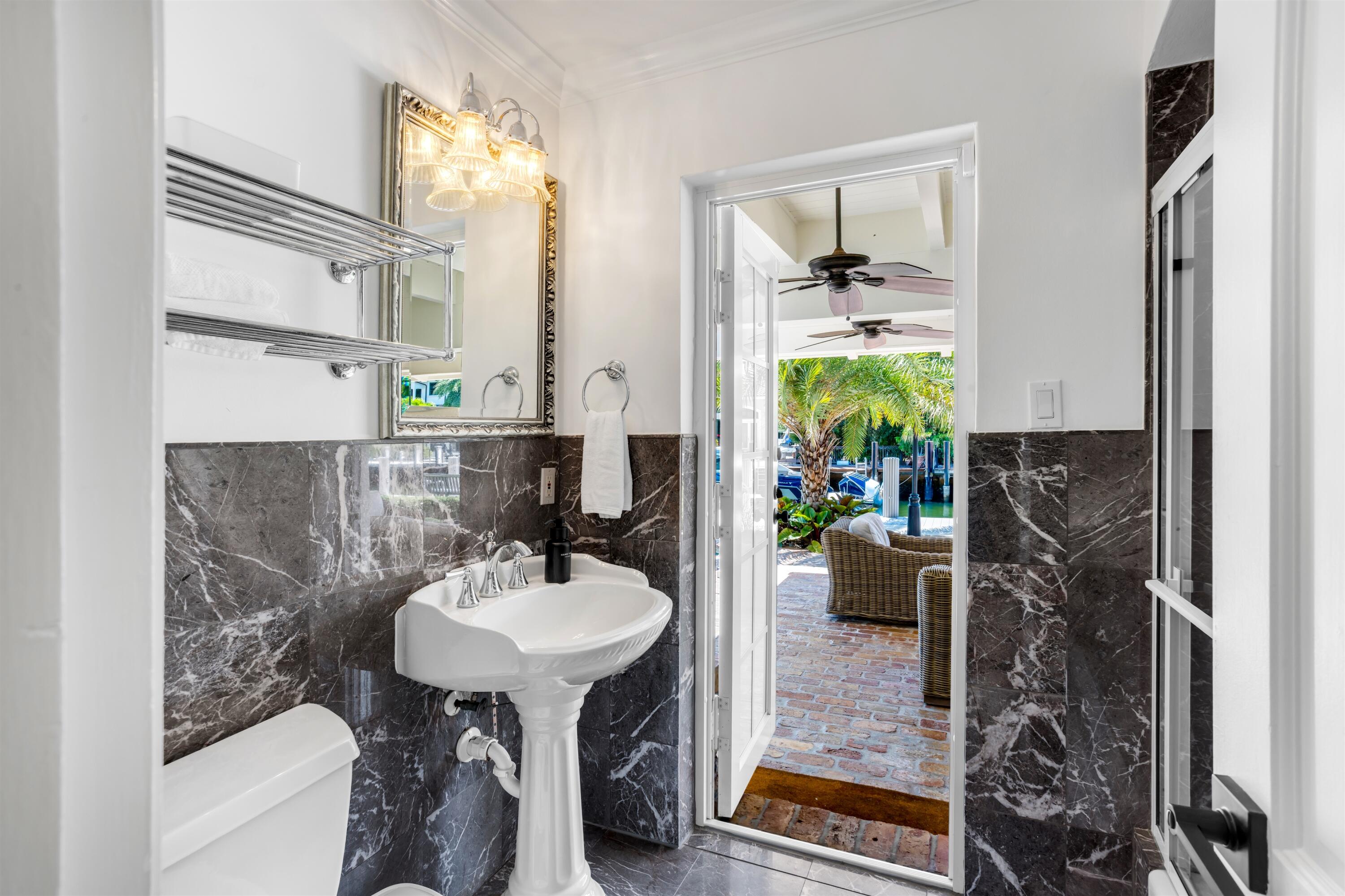 CORAL ISLES - Residential