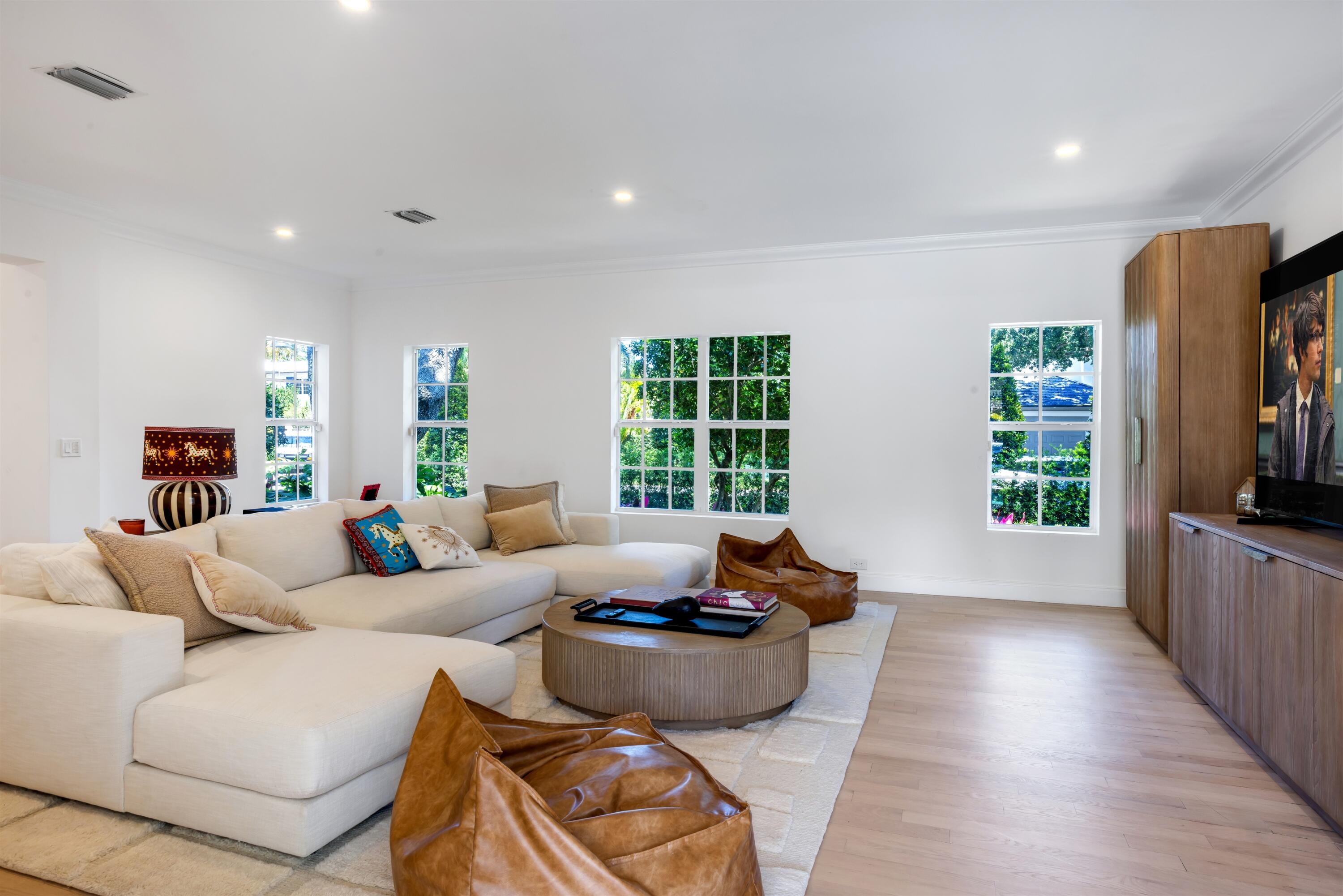 CORAL ISLES - Residential