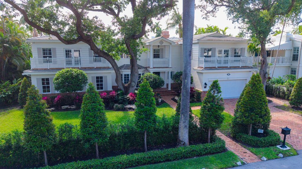 Photo of 609 Coral Way, Fort Lauderdale, FL 33301 (MLS # B26032379)