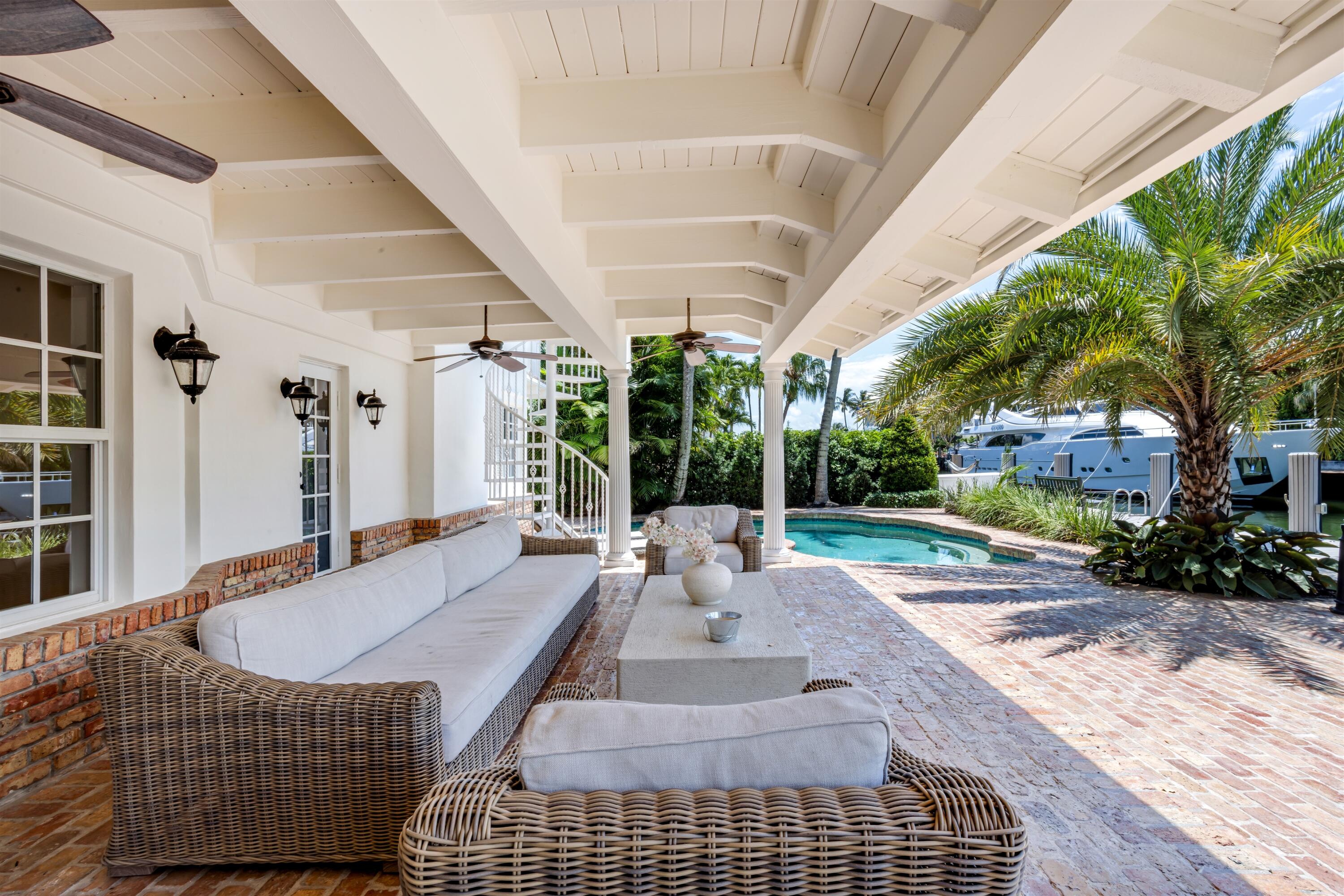 CORAL ISLES - Residential