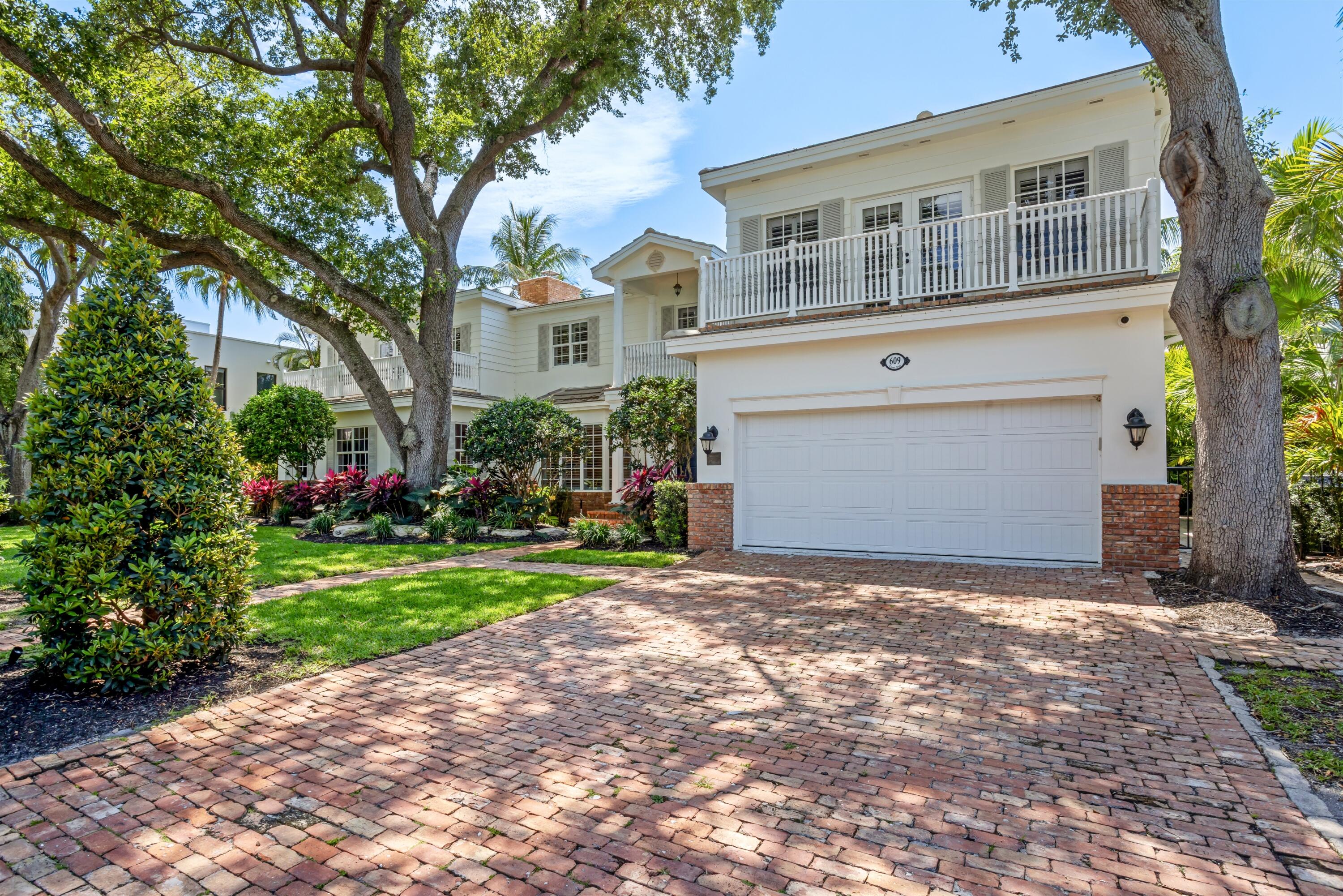 CORAL ISLES - Residential