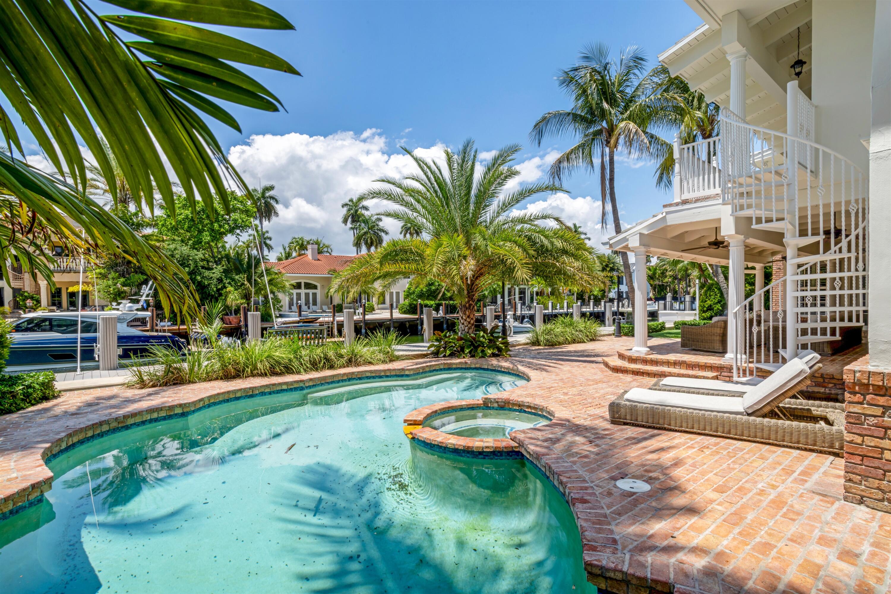 CORAL ISLES - Residential