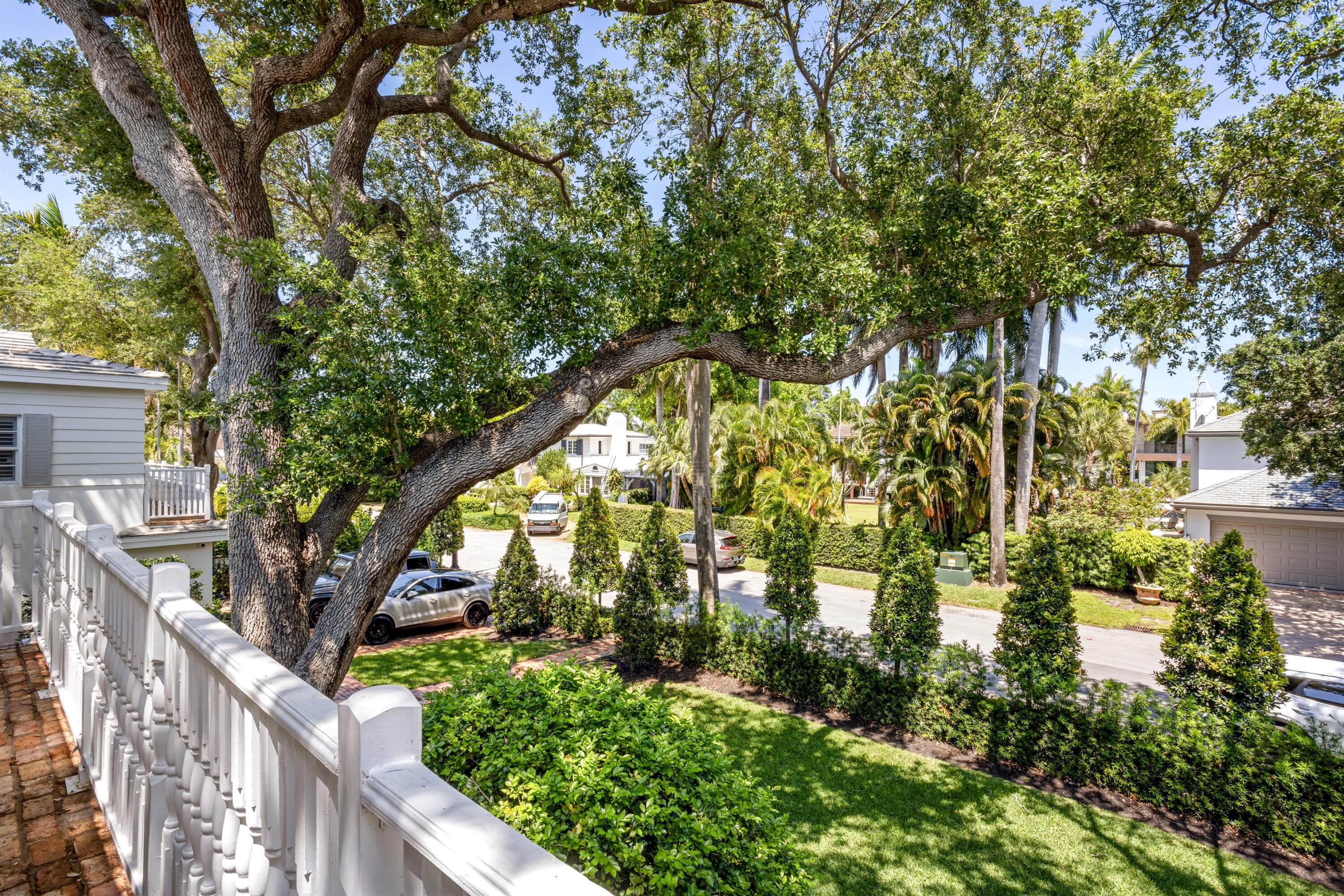 CORAL ISLES - Residential