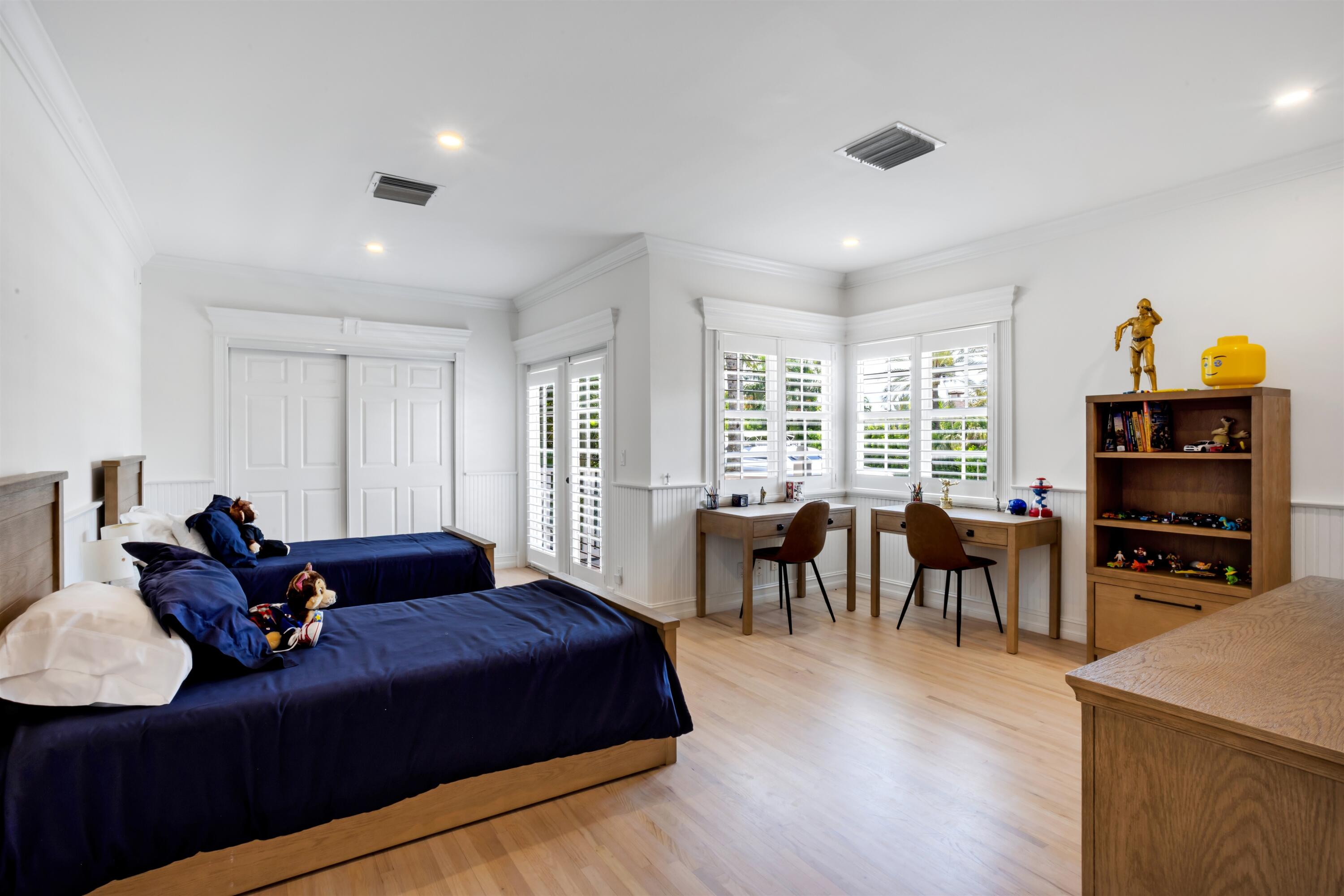 CORAL ISLES - Residential