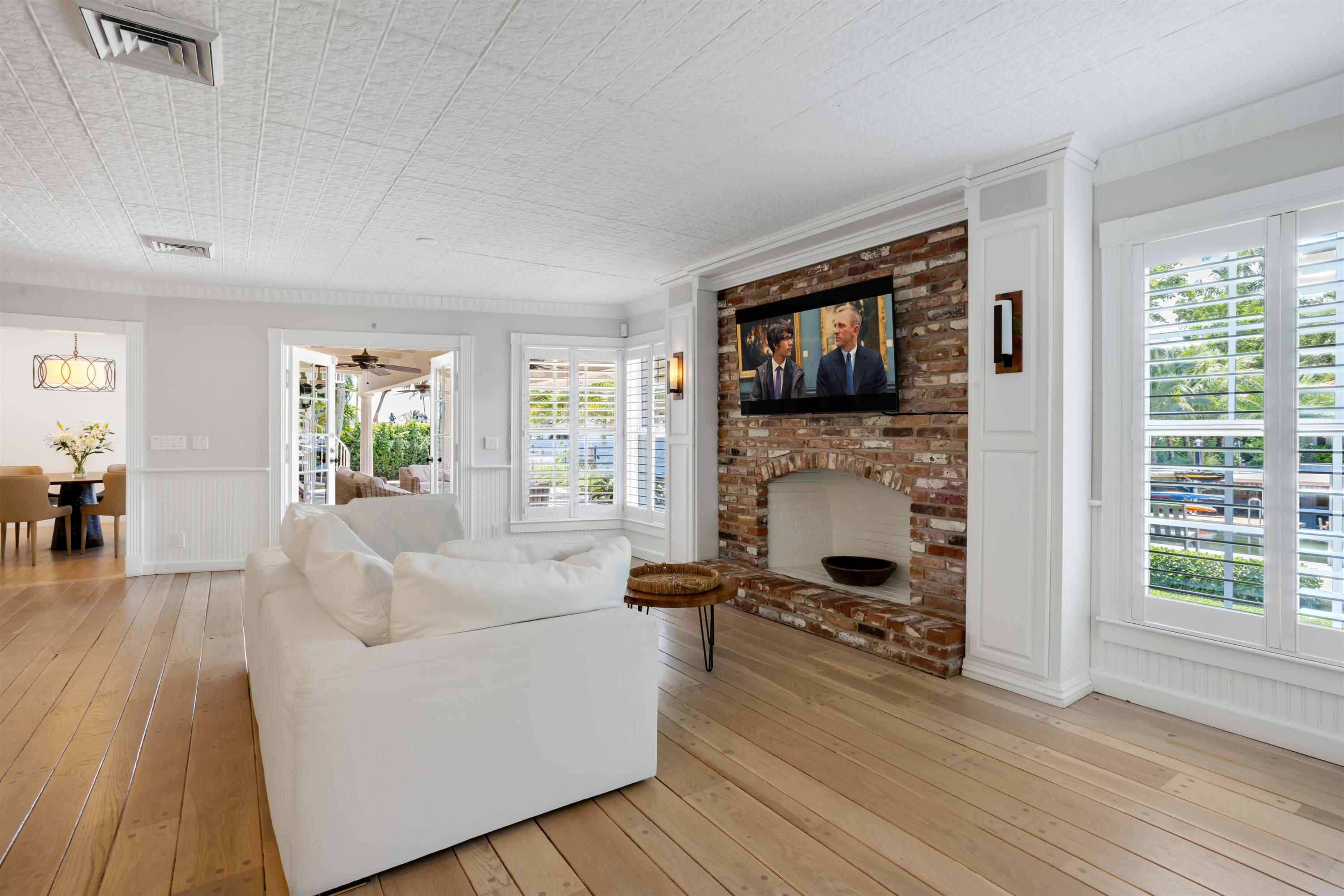 CORAL ISLES - Residential