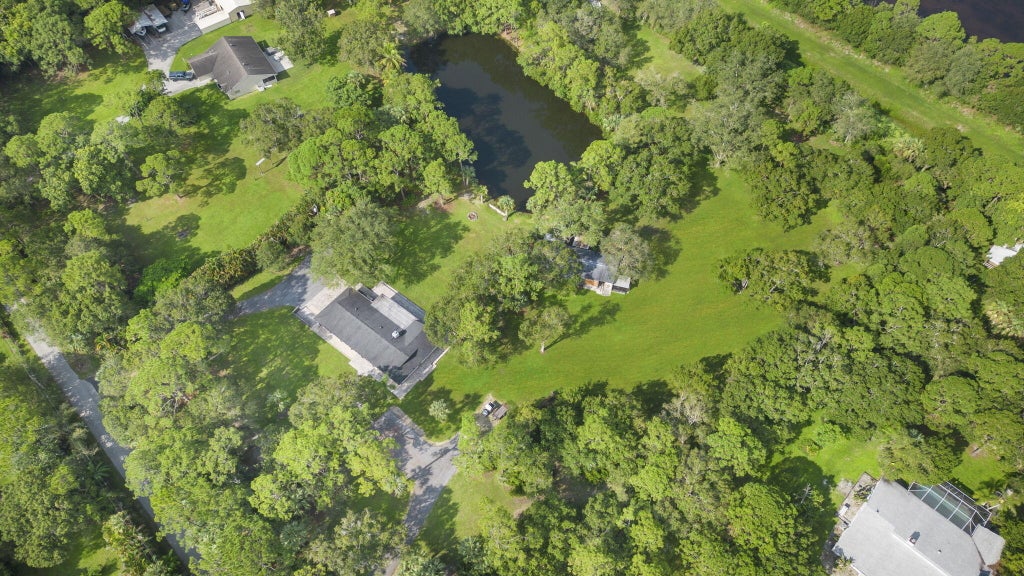 Photo of 17813 133rd Way N, Jupiter, FL 33478 (MLS # R10928531)