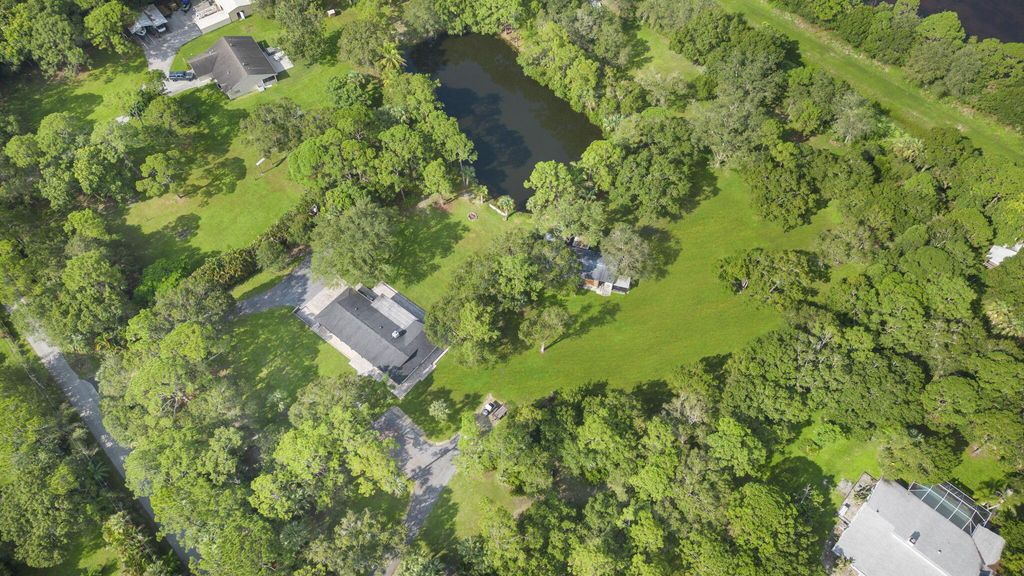 Photo of 17813 133rd Way N, Jupiter, FL 33478 (MLS # R10928531)