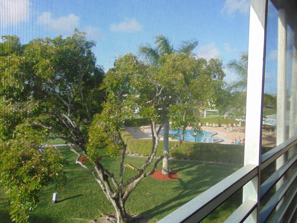 CENTURY VILLAGE - Residential Lease