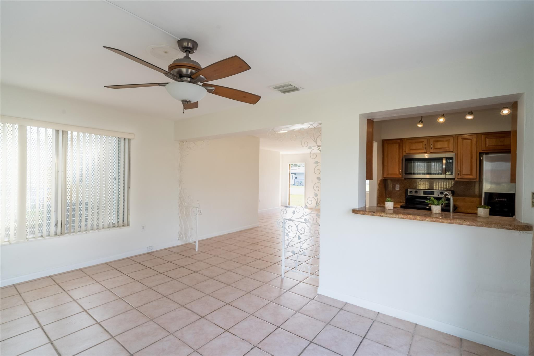 HOLLYWOOD PINES - Residential