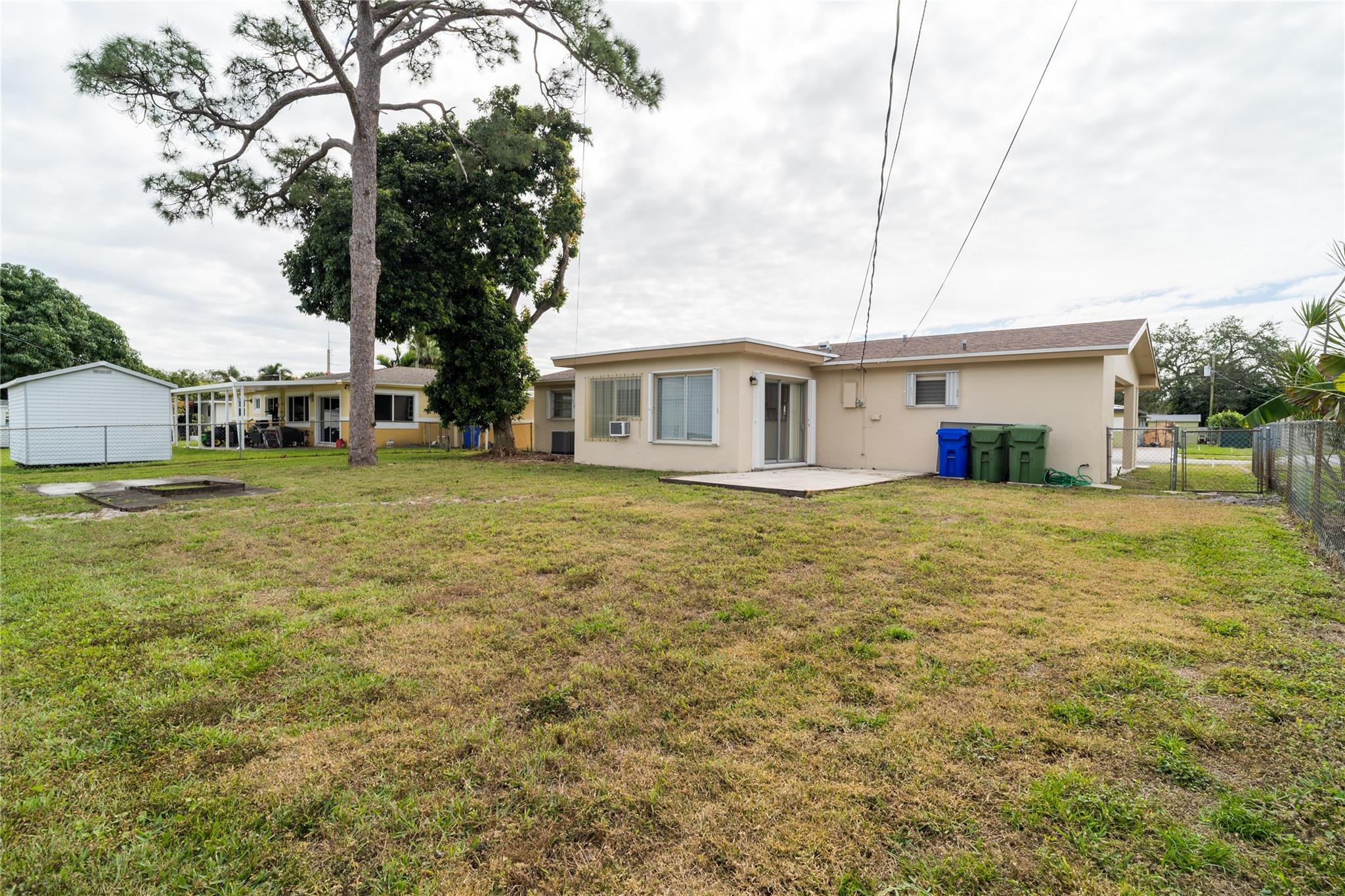 HOLLYWOOD PINES - Residential