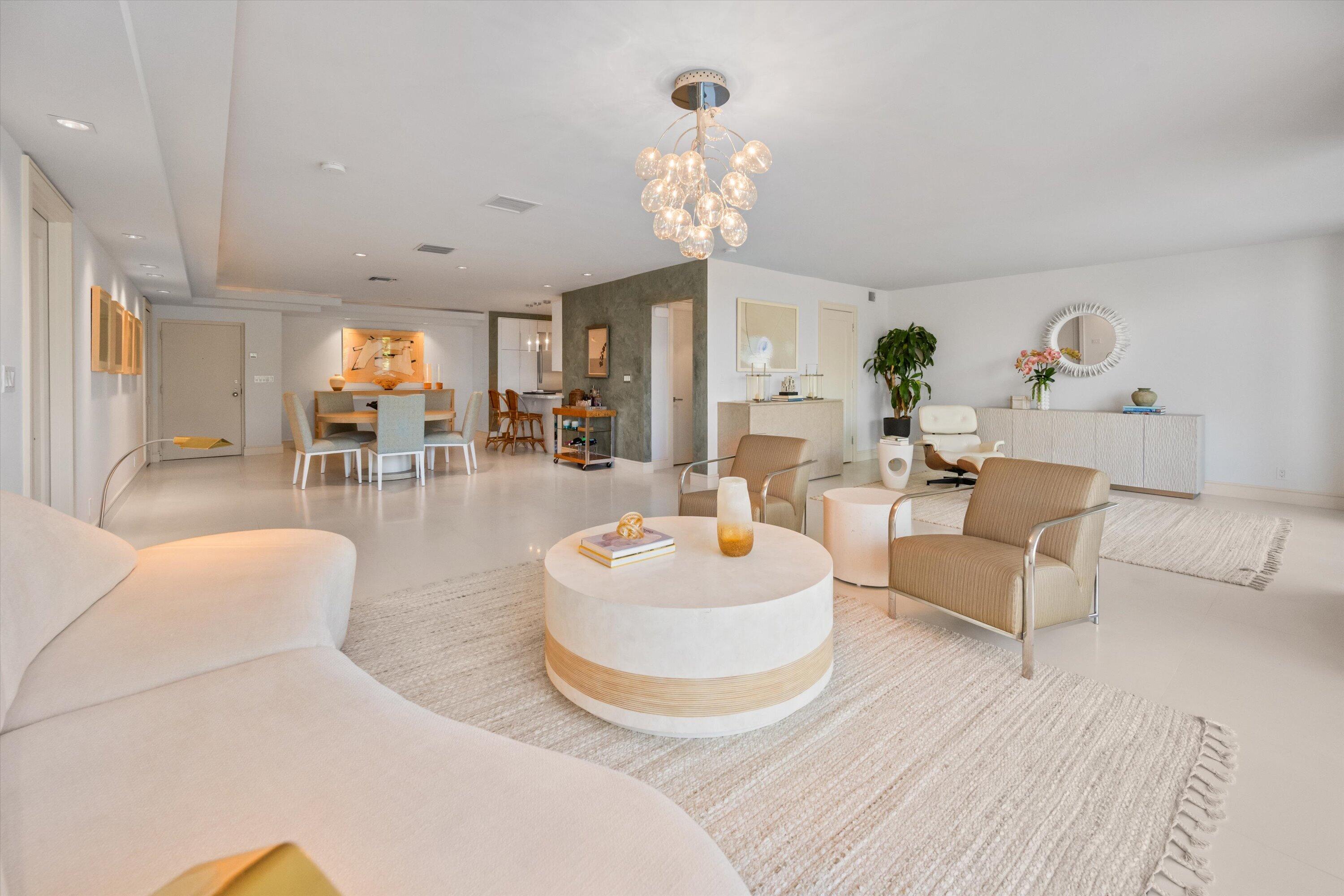 REEF CONDO - Residential