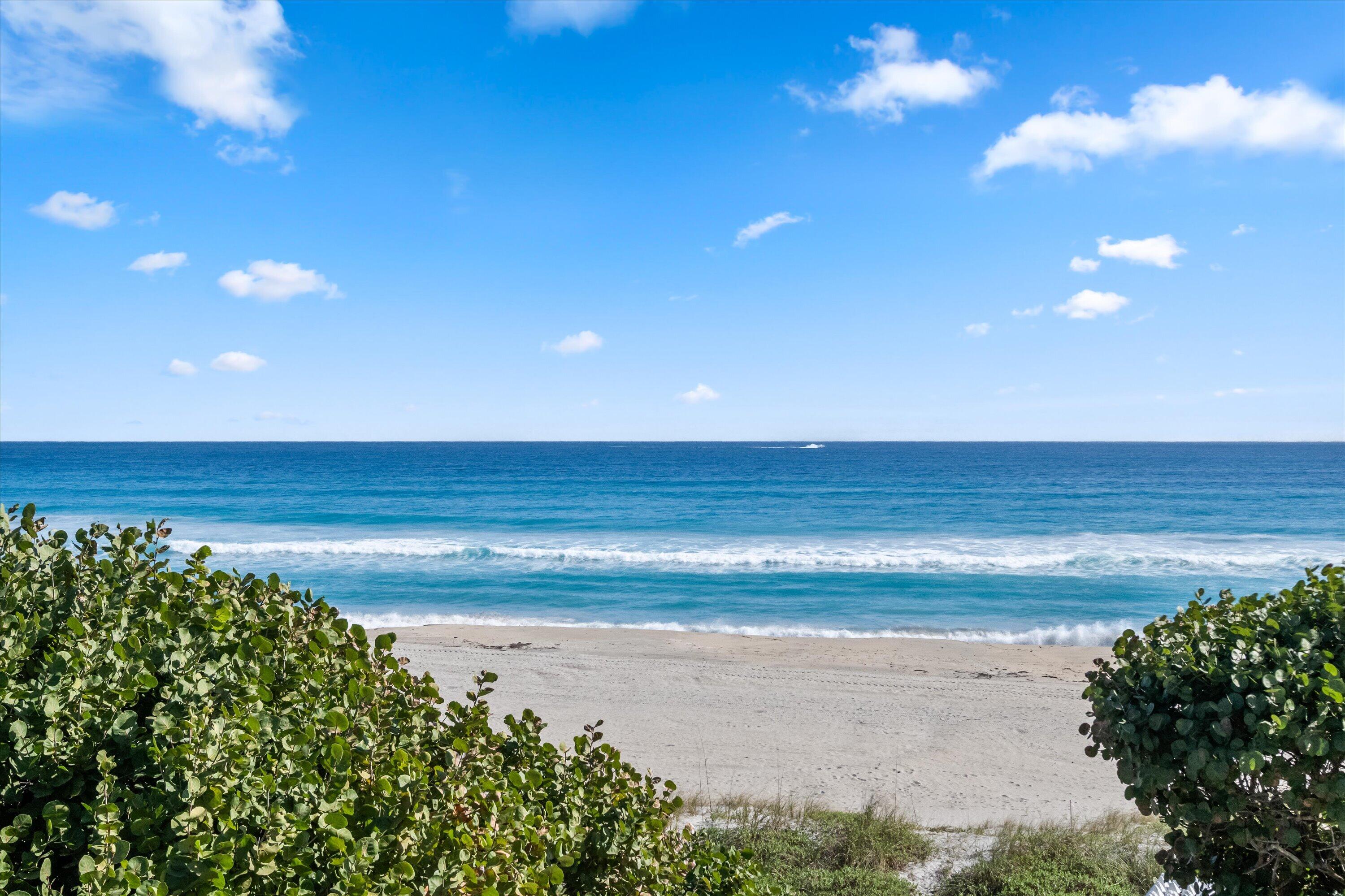 REEF CONDO - Residential