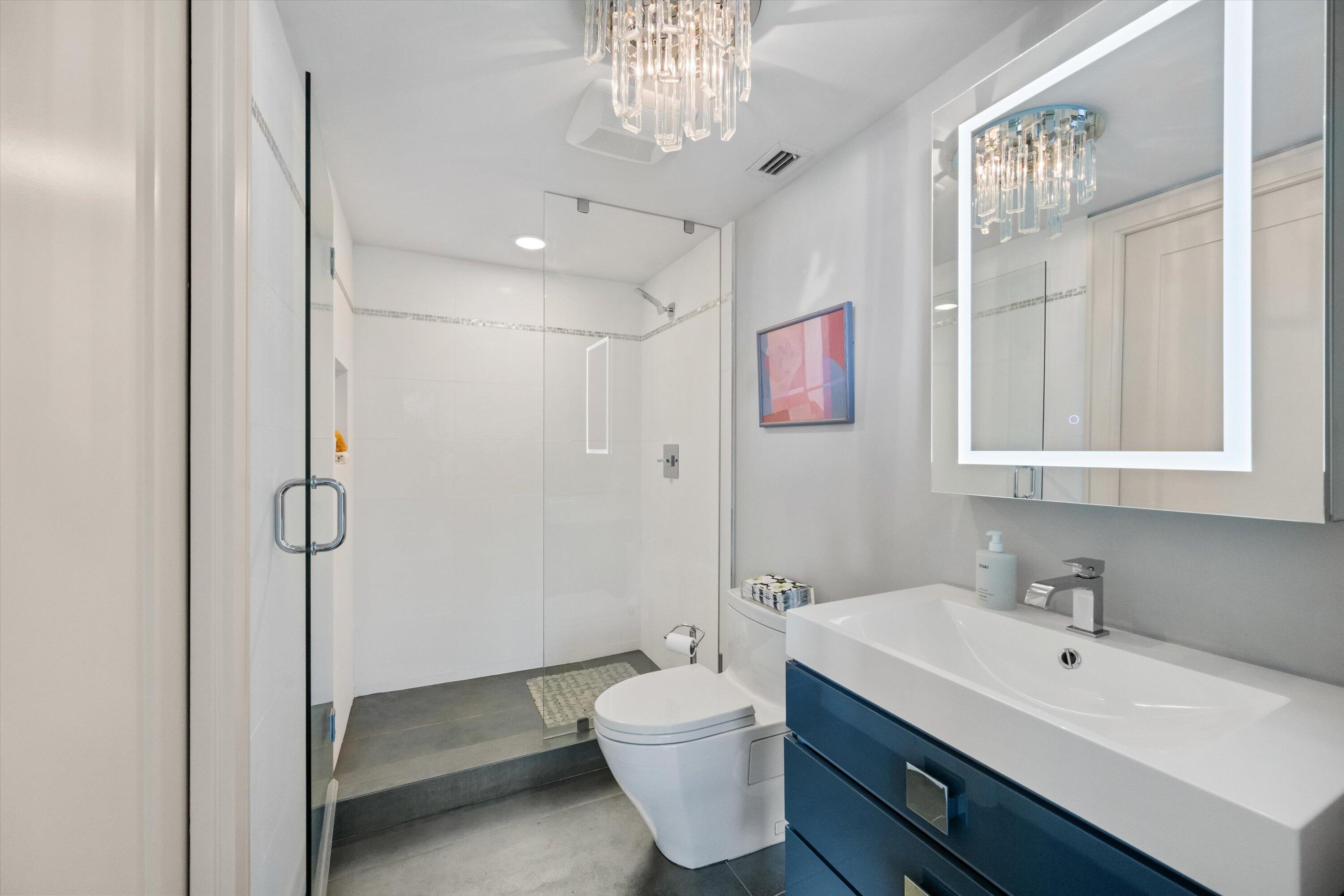 REEF CONDO - Residential