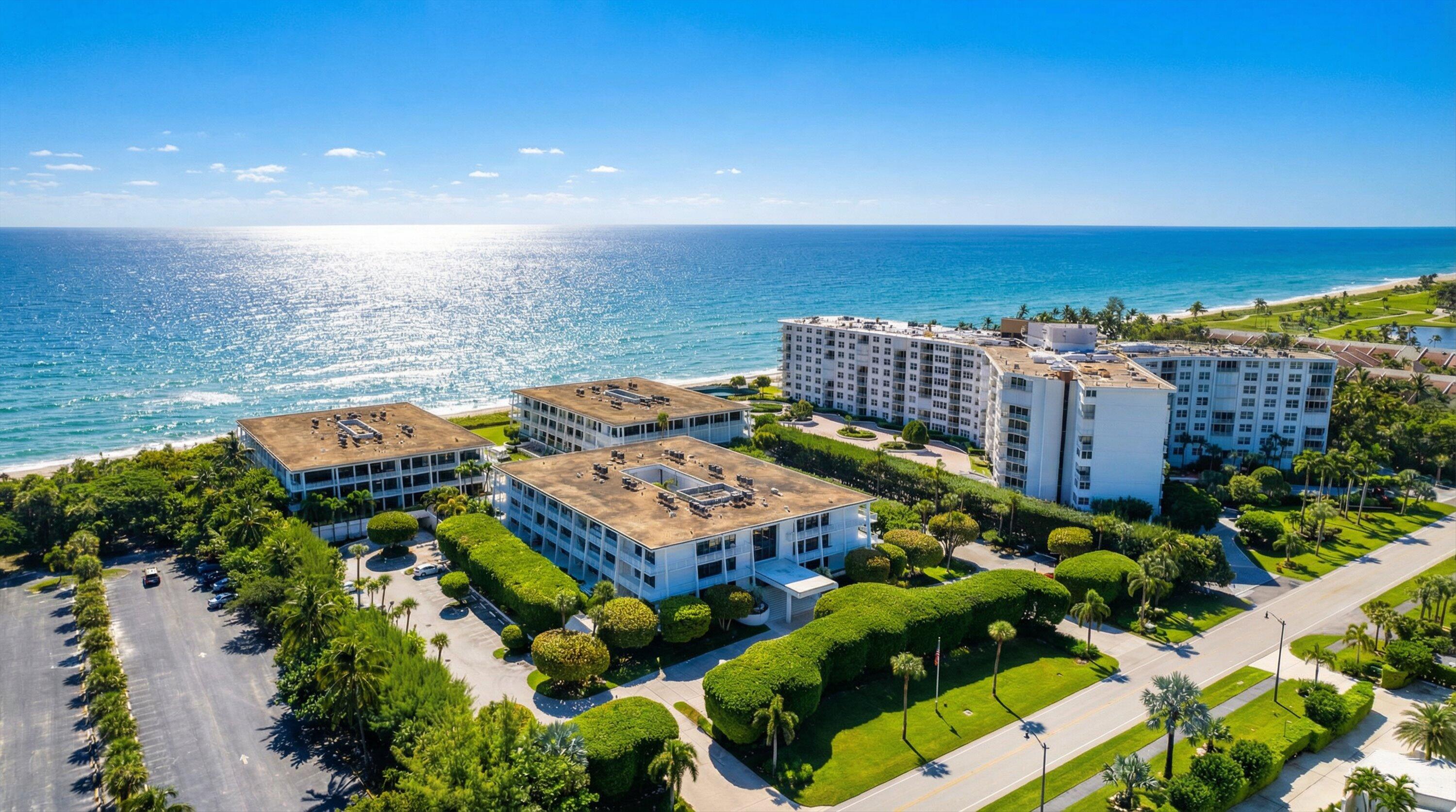 REEF CONDO - Residential