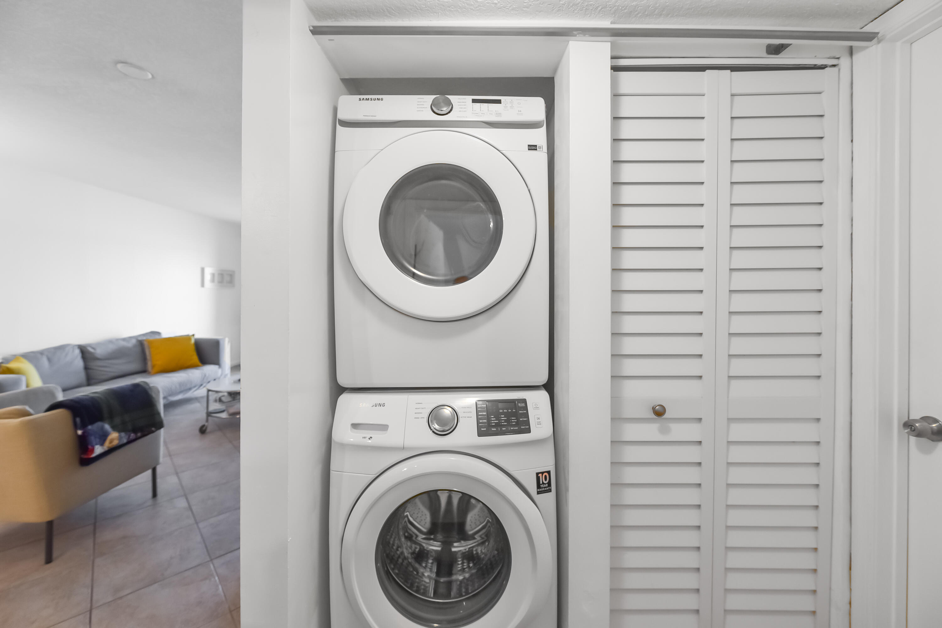 LAKE WINDWOOD CONDO - Residential Lease