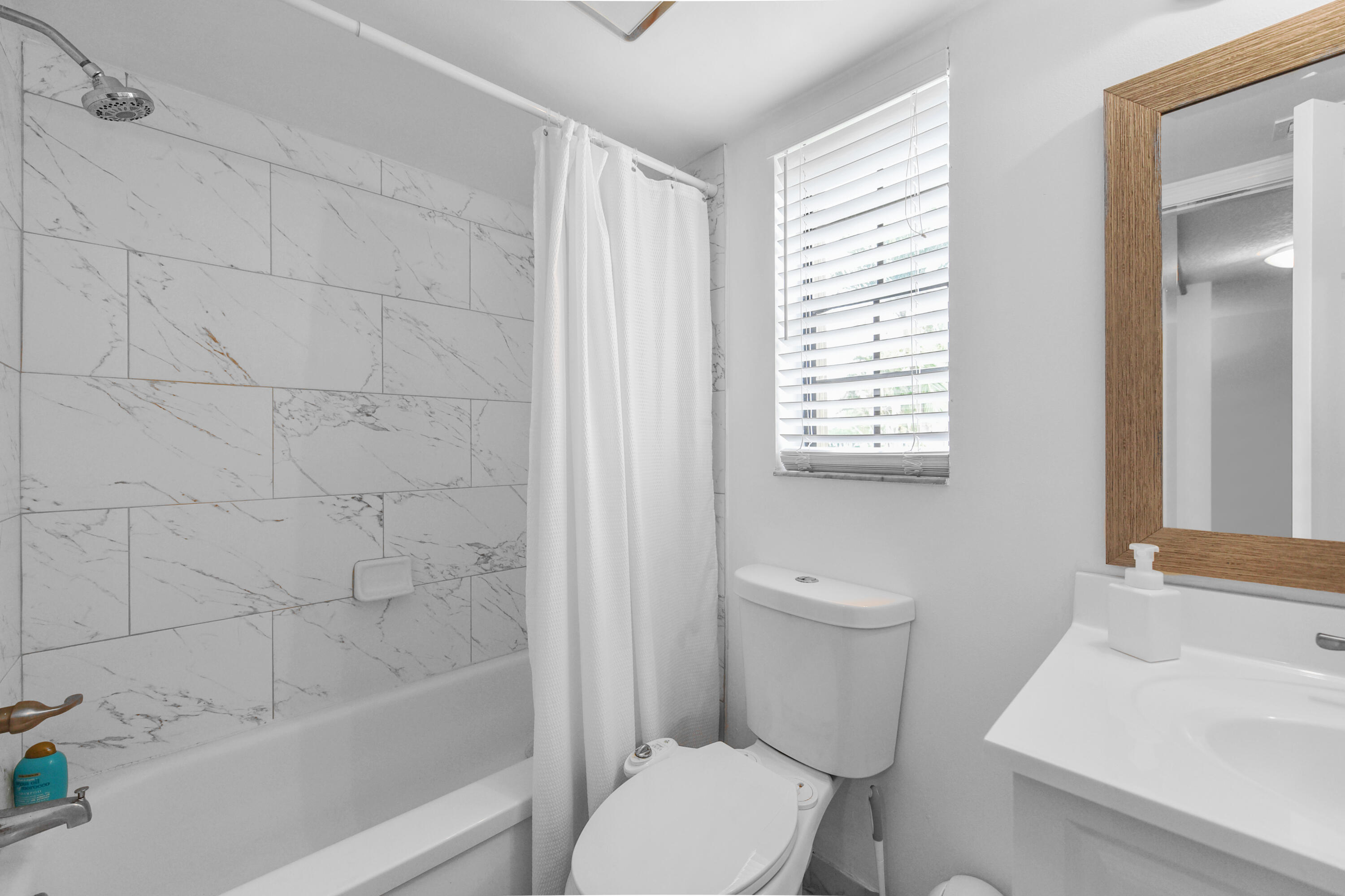 LAKE WINDWOOD CONDO - Residential Lease