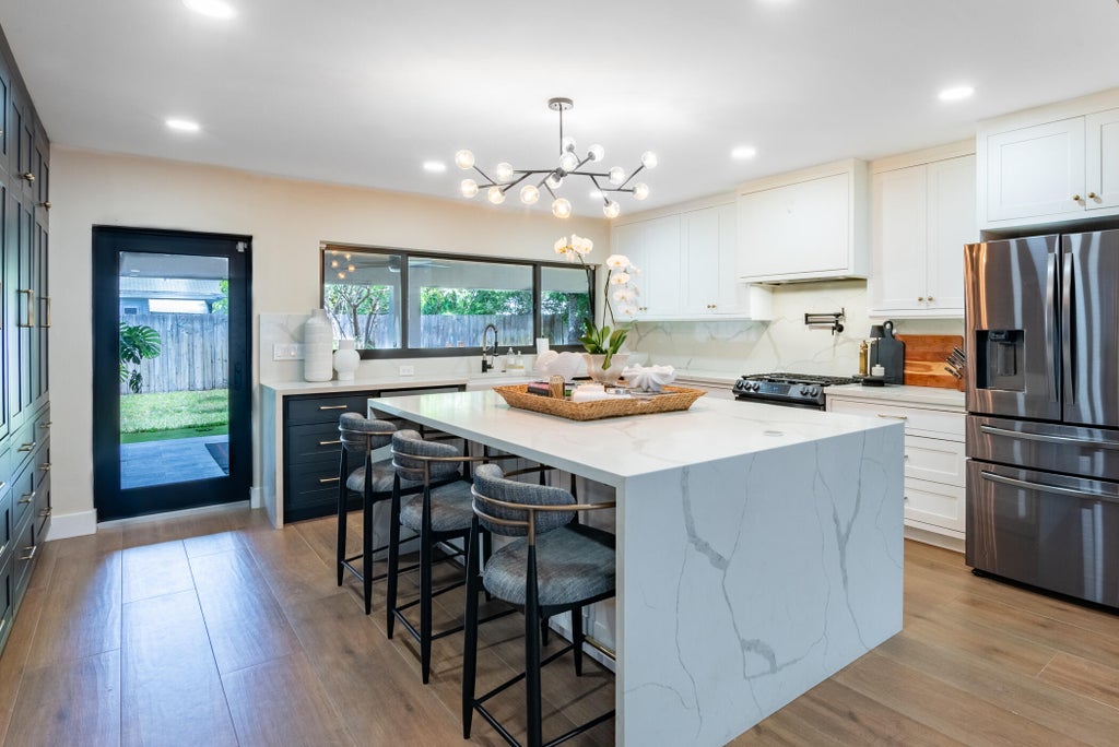 Photo of 335 Franklin Road, West Palm Beach, FL 33405 (MLS # B26028978)