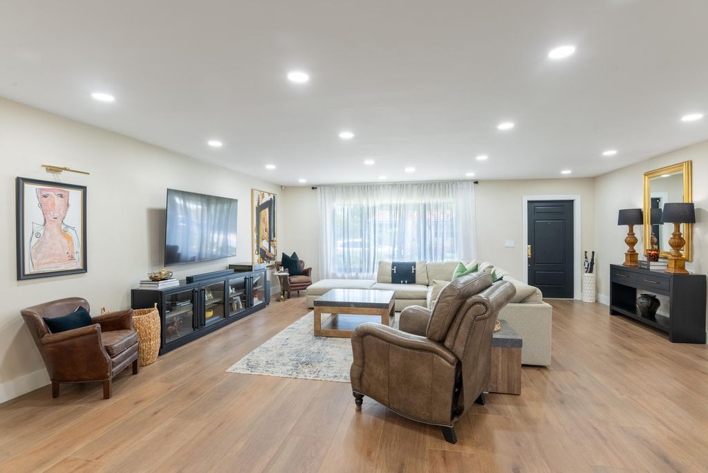 Photo of 335 Franklin Road, West Palm Beach, FL 33405 (MLS # B26028978)