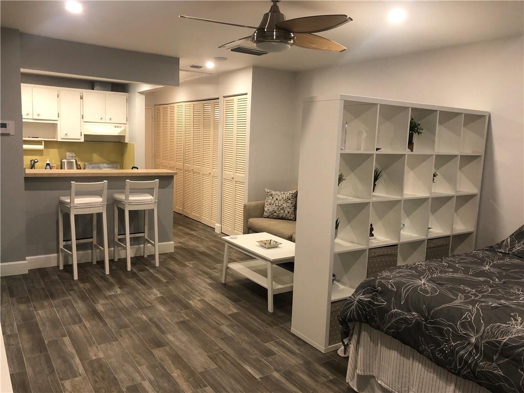 Parliament House Condo - Residential