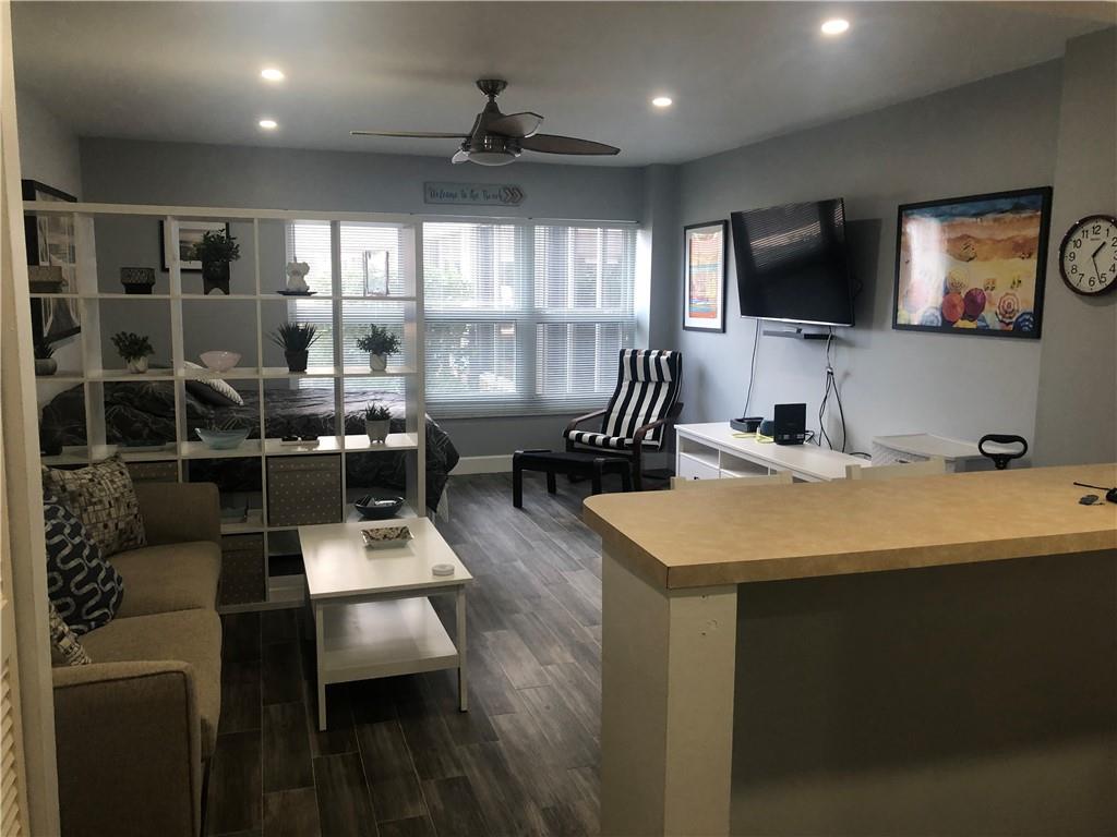 Parliament House Condo - Residential