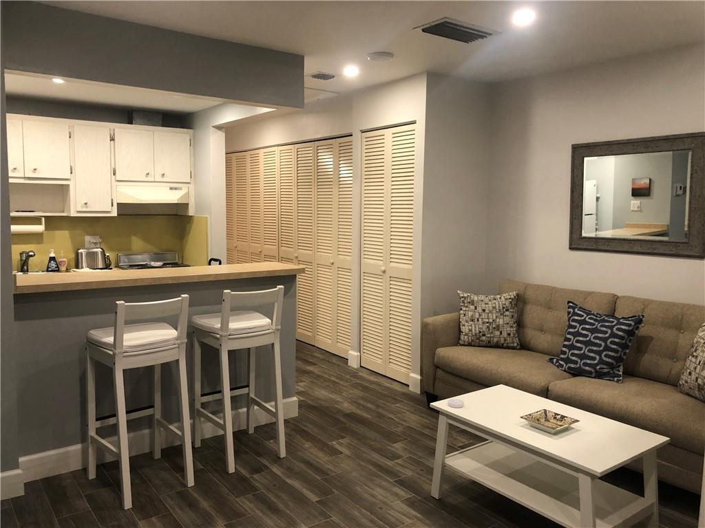 Parliament House Condo - Residential