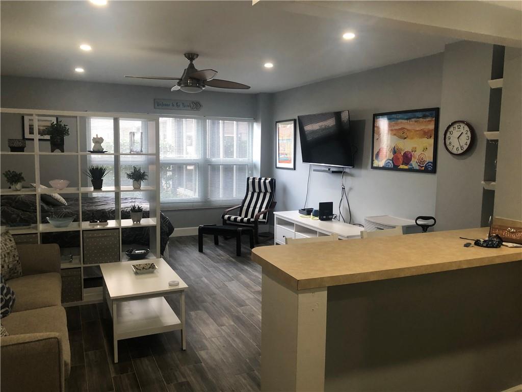 Parliament House Condo - Residential