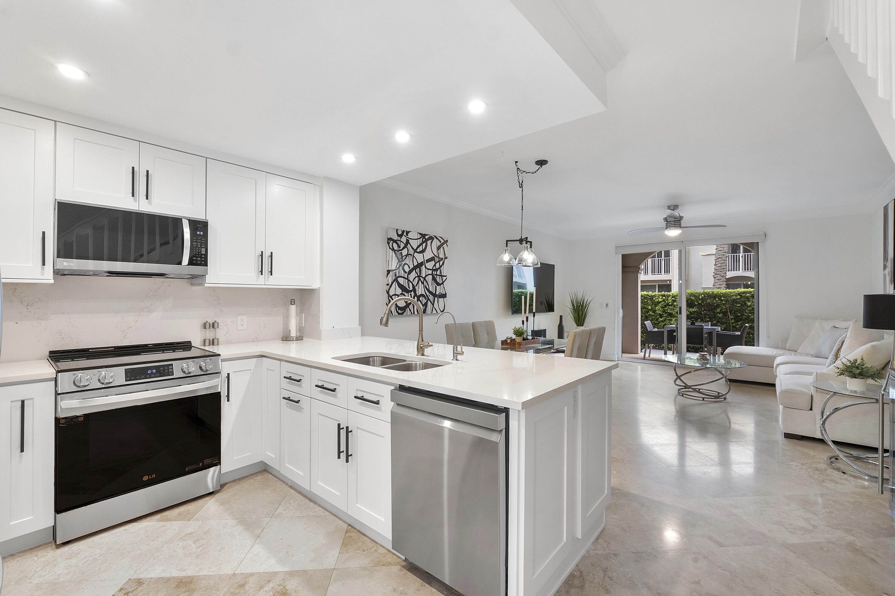 Properties 3596 S Ocean Boulevard 102