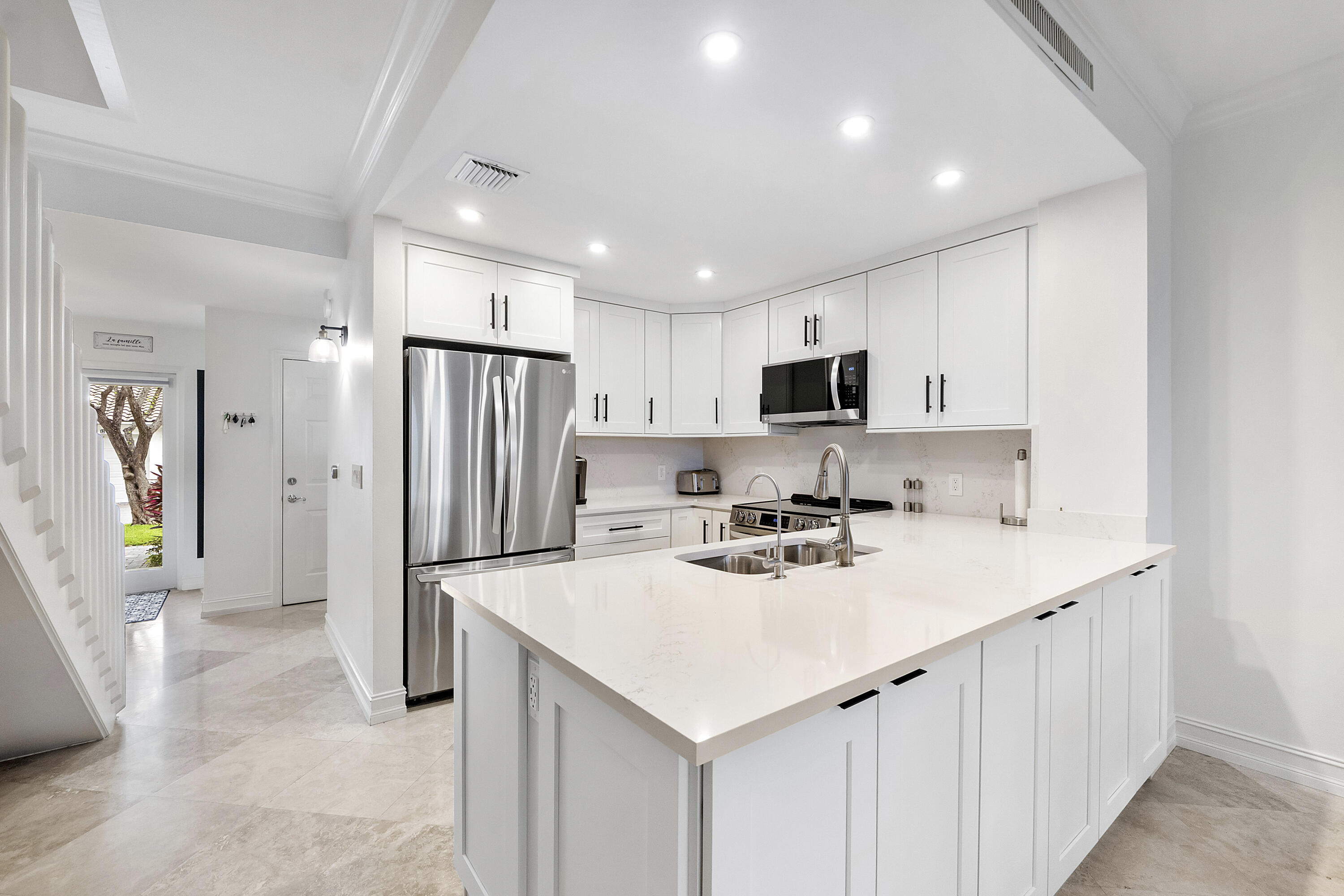 Properties 3596 S Ocean Boulevard 102