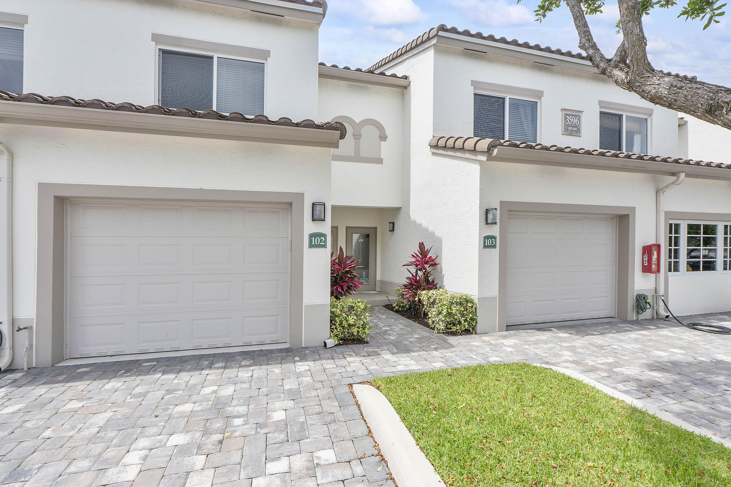 Properties 3596 S Ocean Boulevard 102